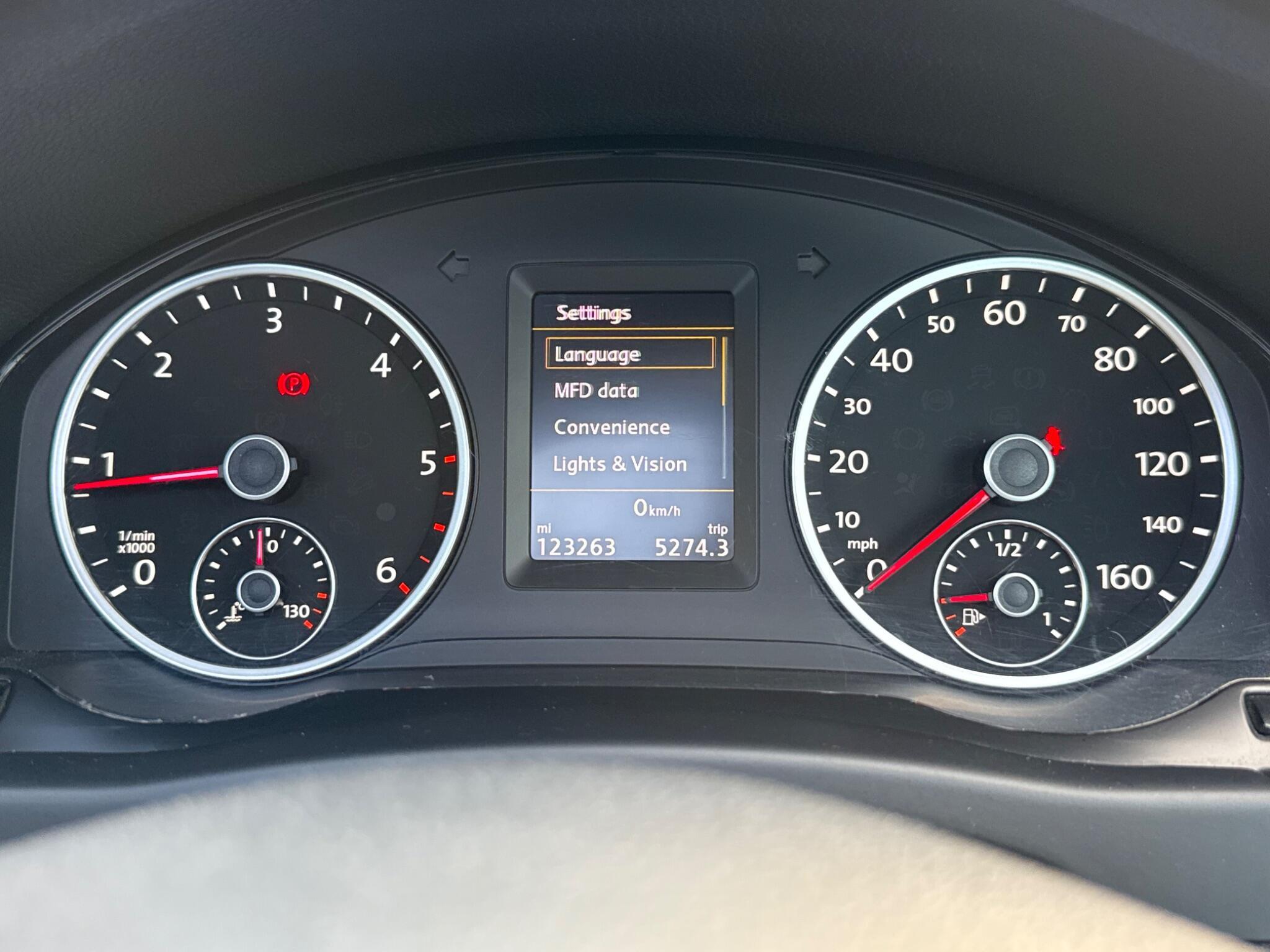 Volkswagen Tiguan - Image 25