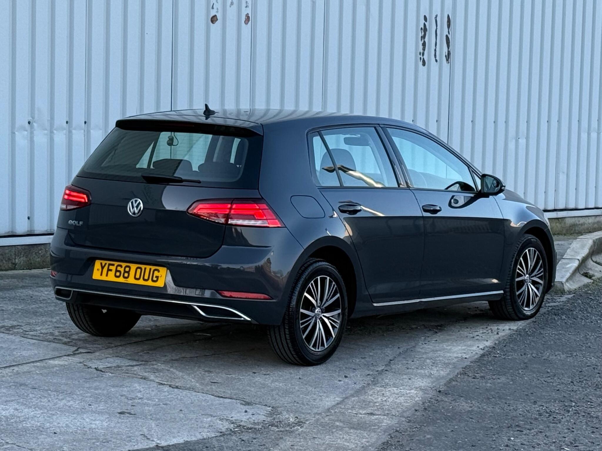 Volkswagen Golf - Image 10