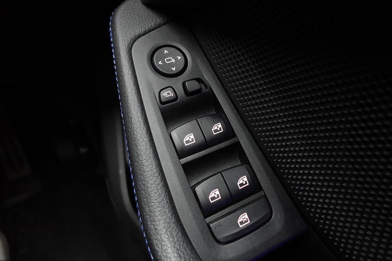 BMW 1 Series - Image 40