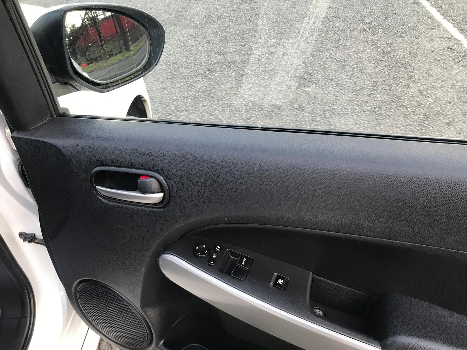 Mazda MAZDA2 - Image 30