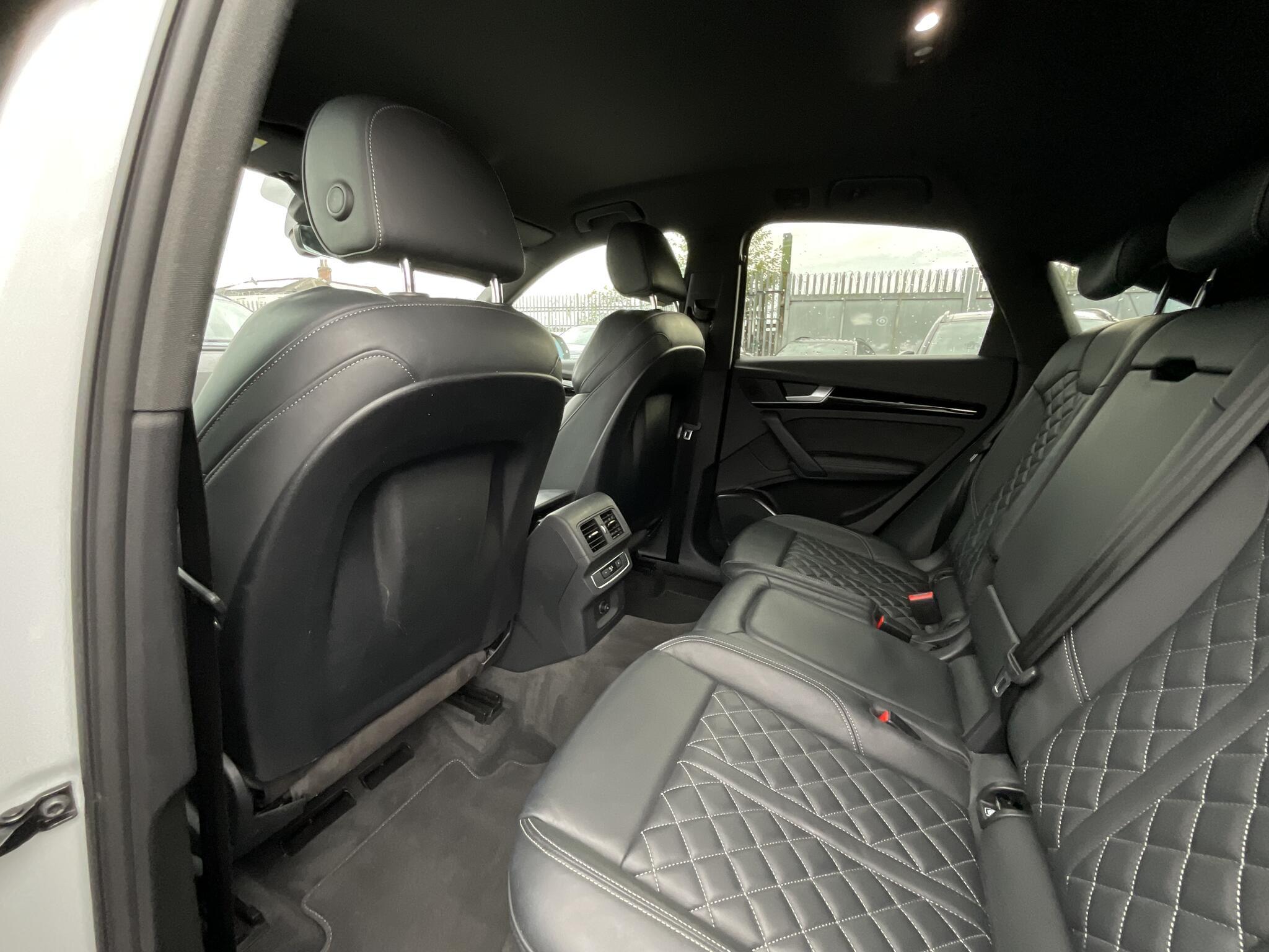 Audi Q5 - Image 13