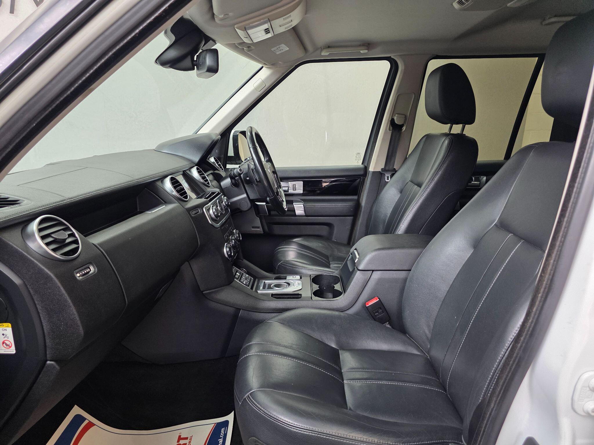 Land Rover DISCOVERY 4 - Image 31