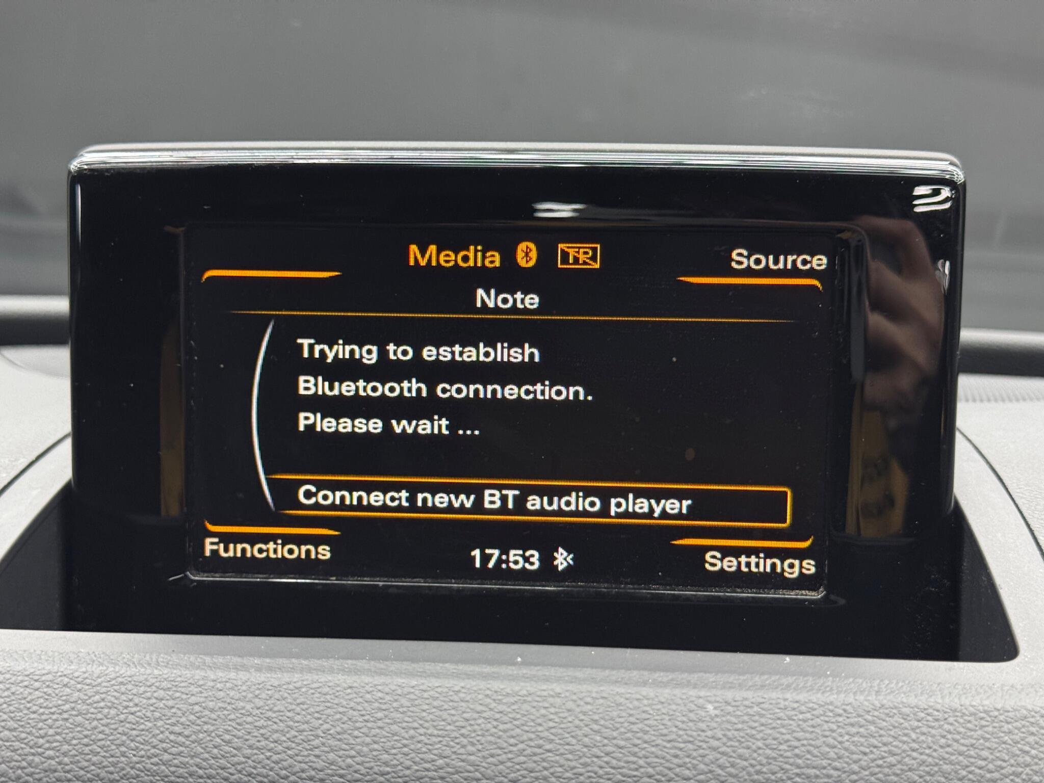 Audi Q3 - Image 30