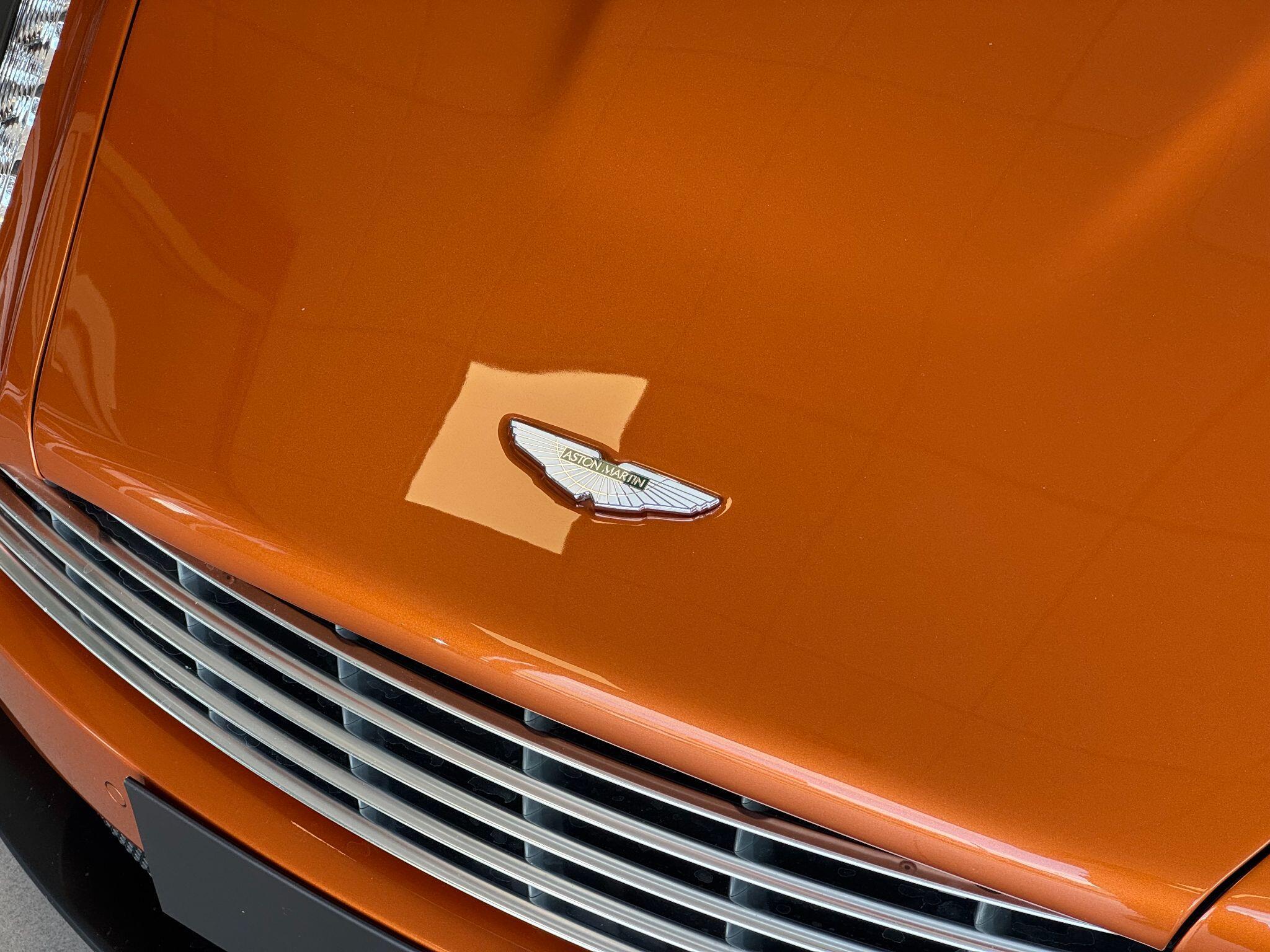 Aston Martin Virage - Image 8