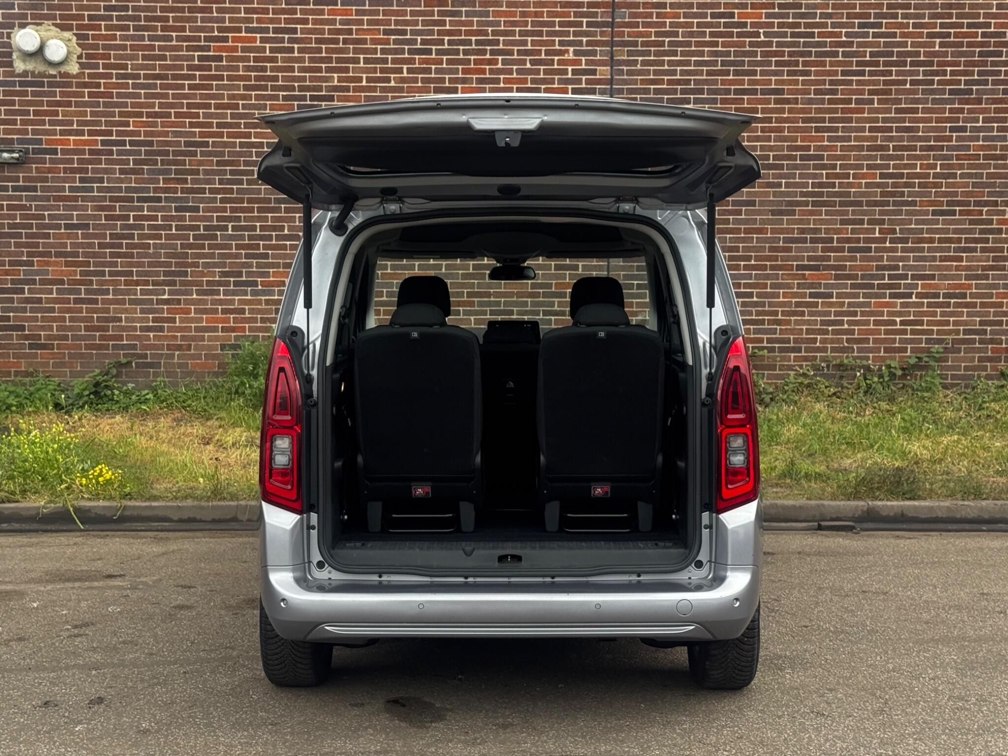 Vauxhall Combo Life - Image 20