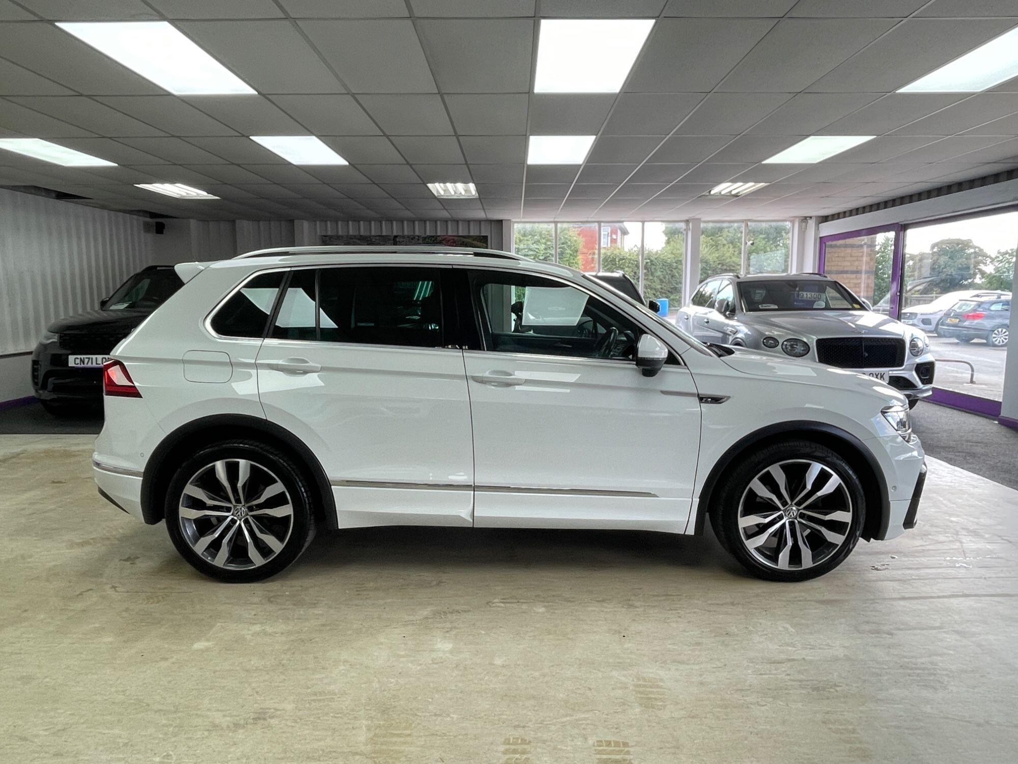 Volkswagen Tiguan - Image 12