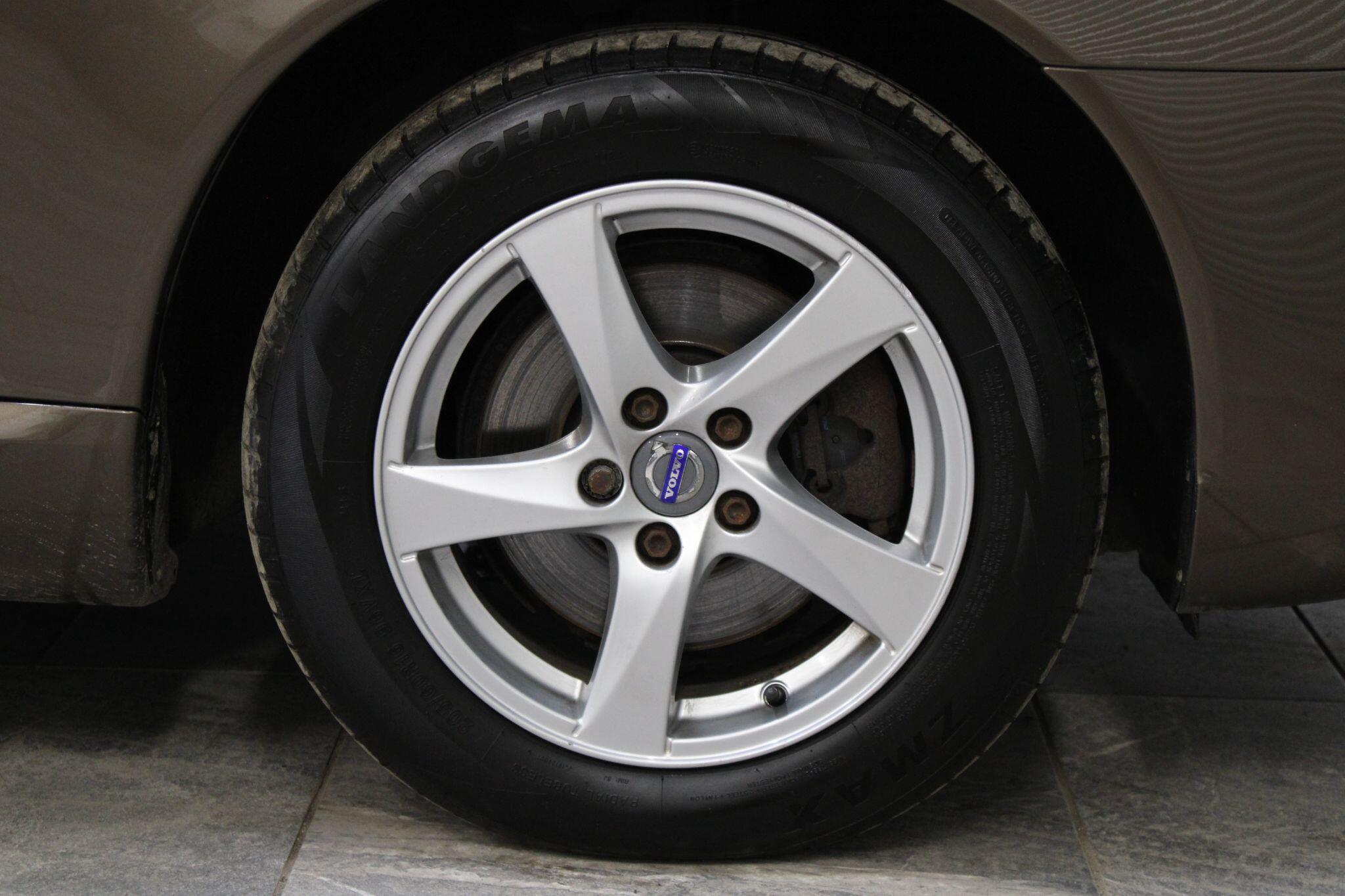 Volvo V70 - Image 7