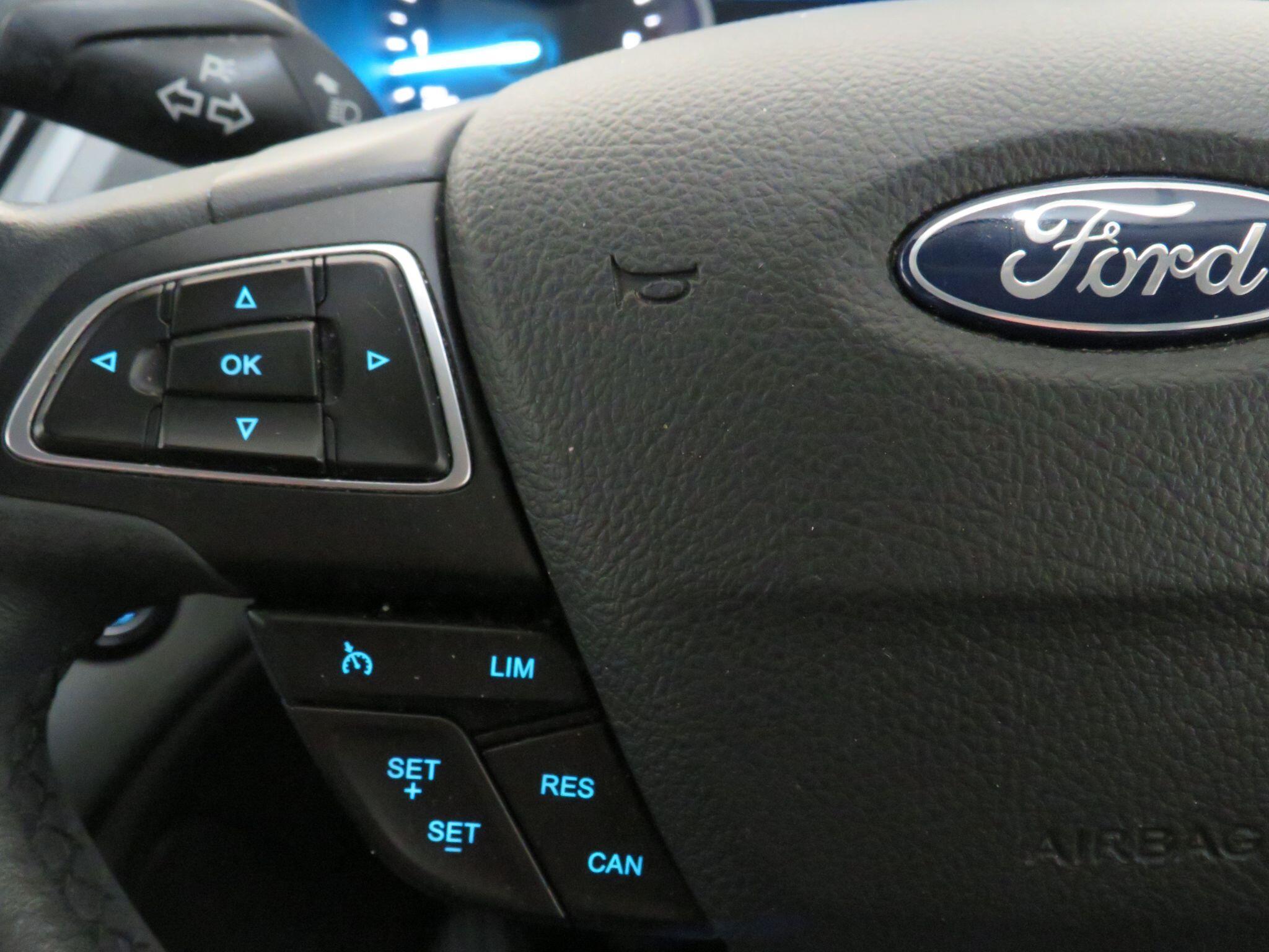 Ford Kuga - Image 16
