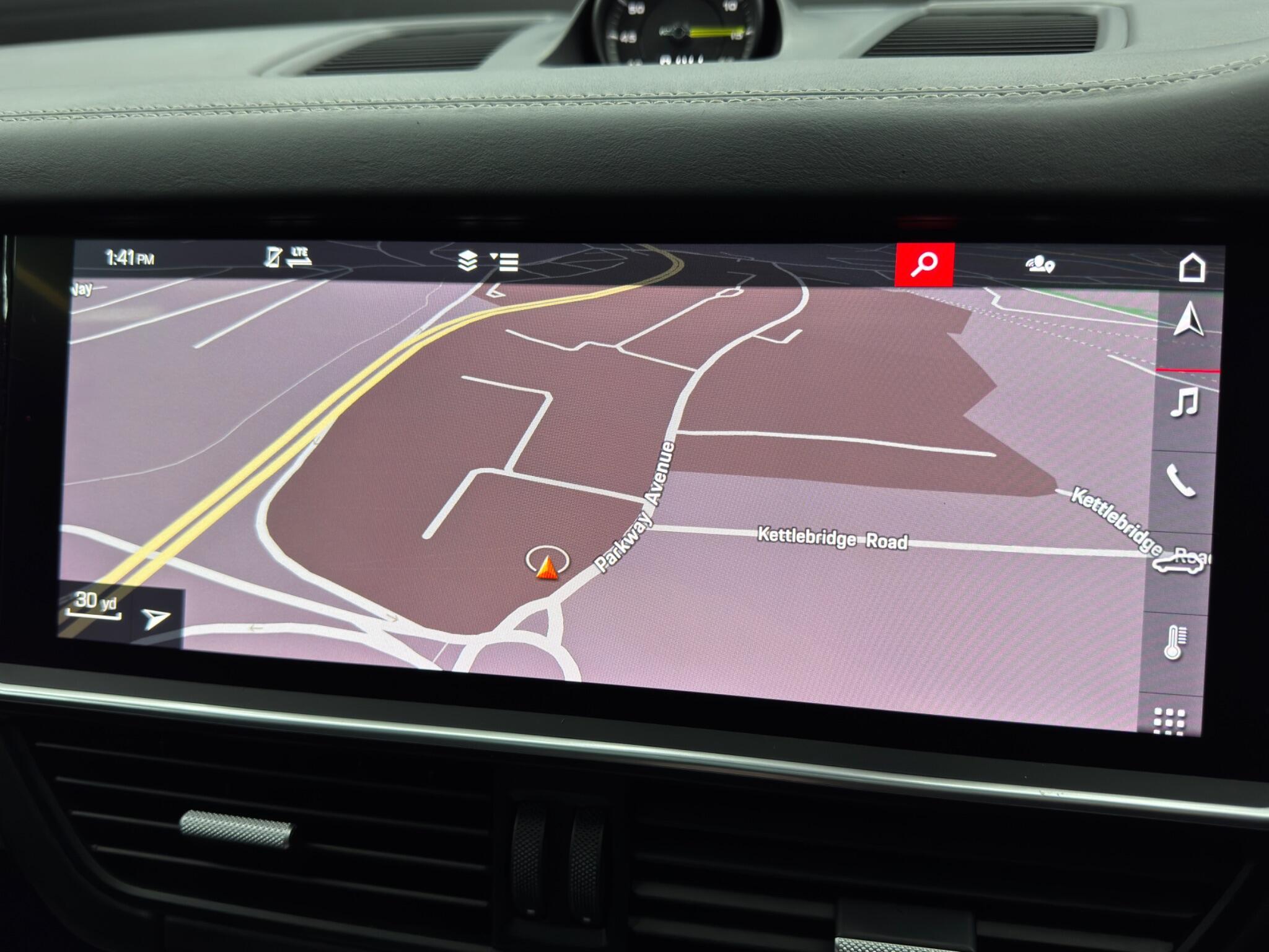 Porsche Cayenne - Image 30