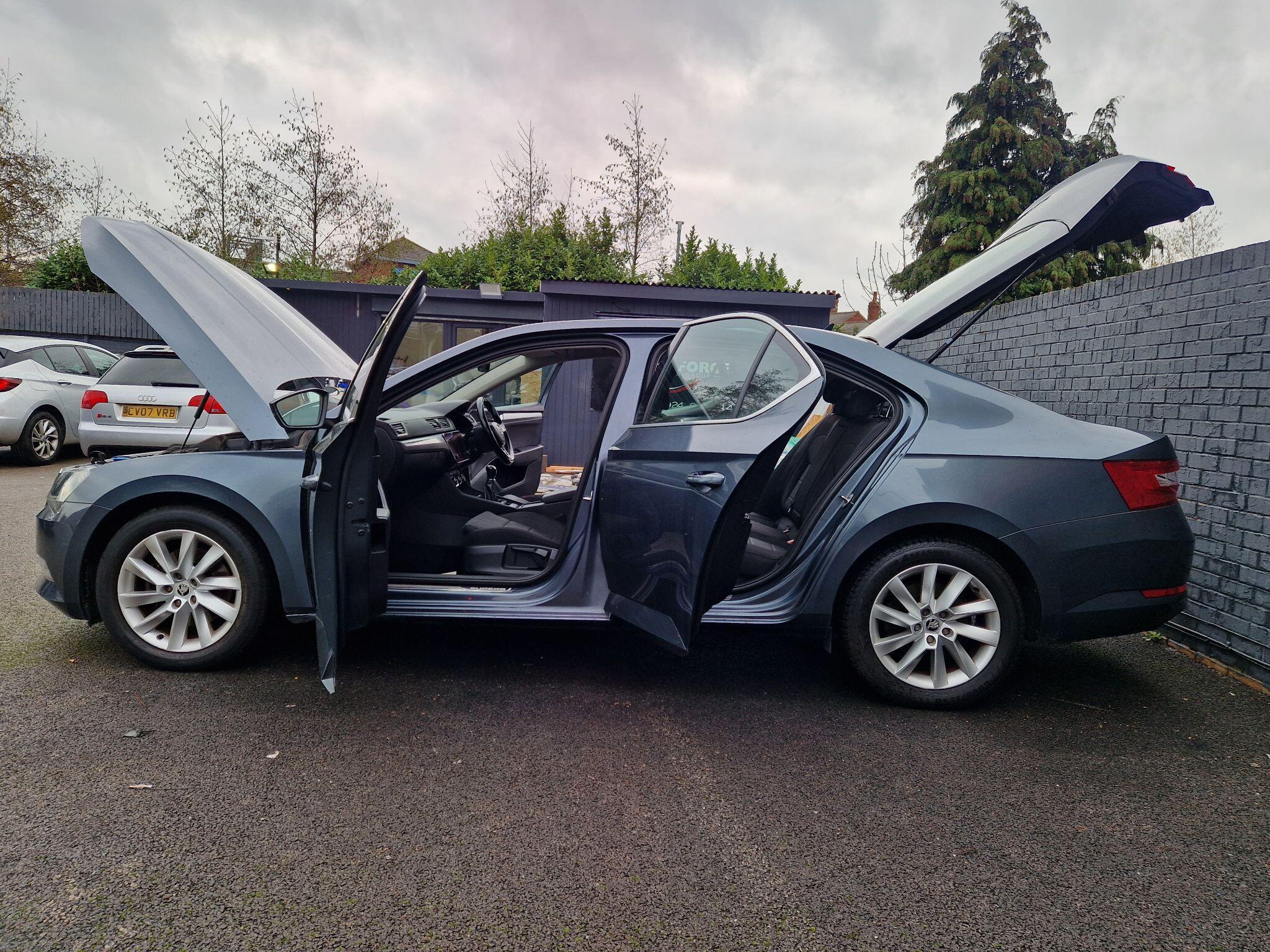 Skoda Superb - Image 15