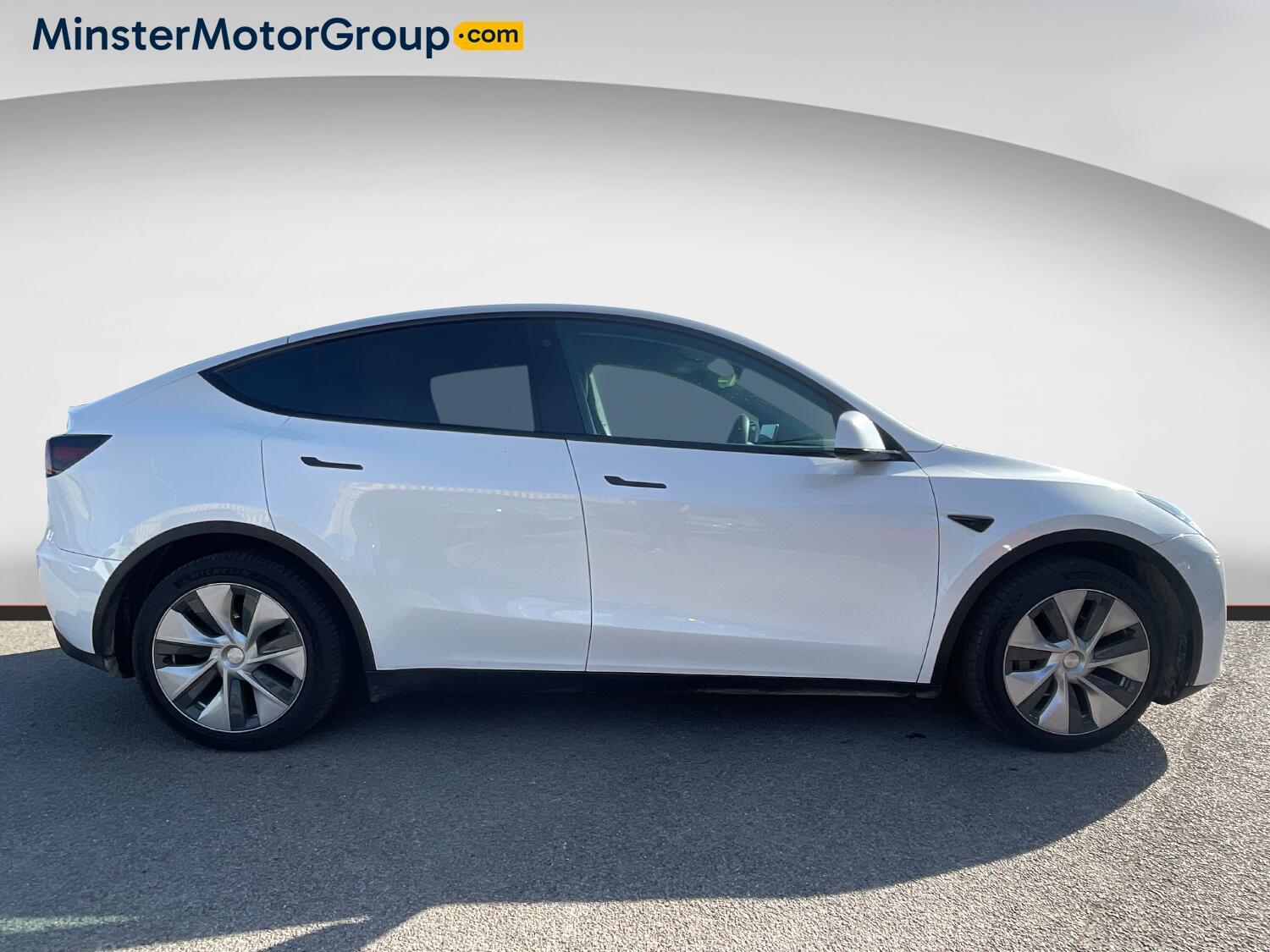 Tesla Model Y - Image 2