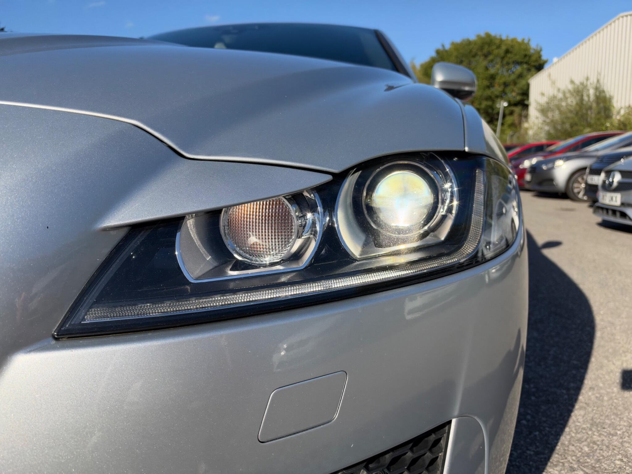 Jaguar XF - Image 4