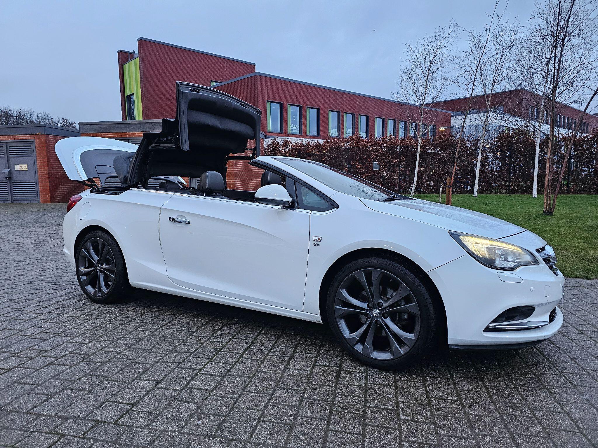 Vauxhall Cascada - Image 25