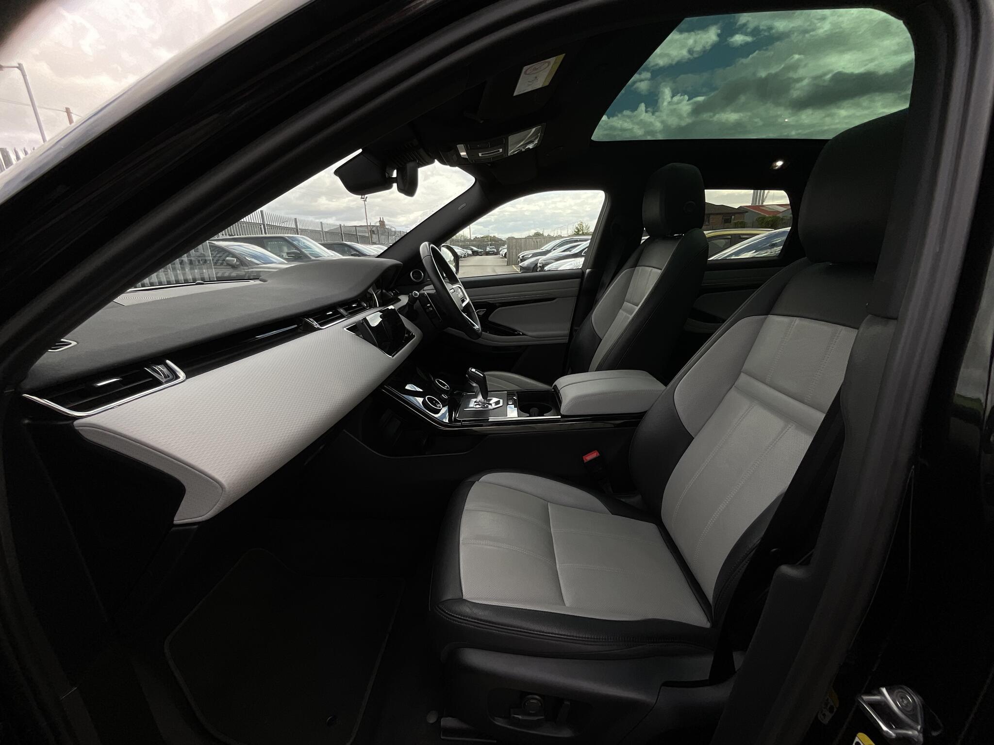 Land Rover Range Rover Evoque - Image 18