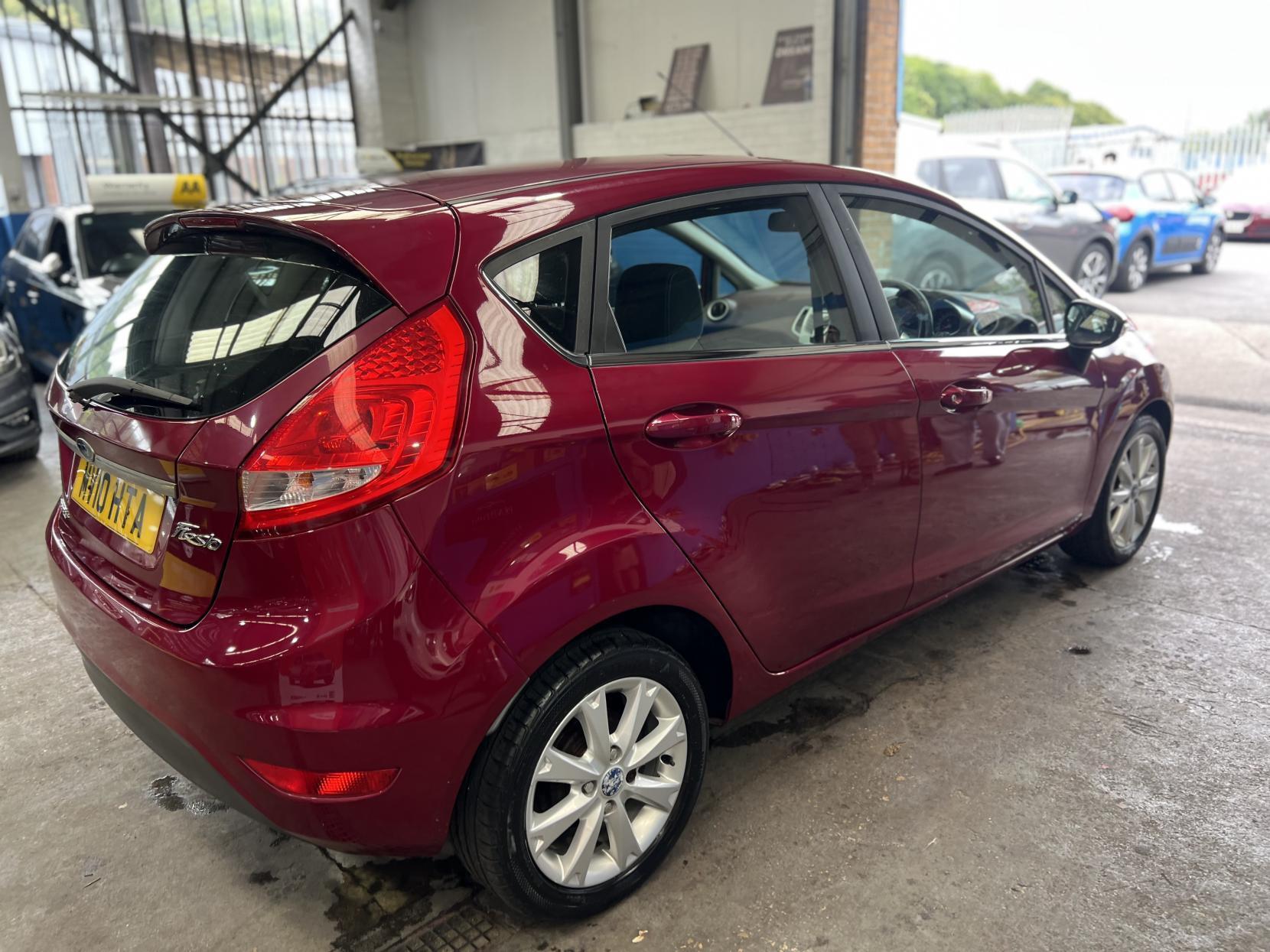 Ford Fiesta - Image 5