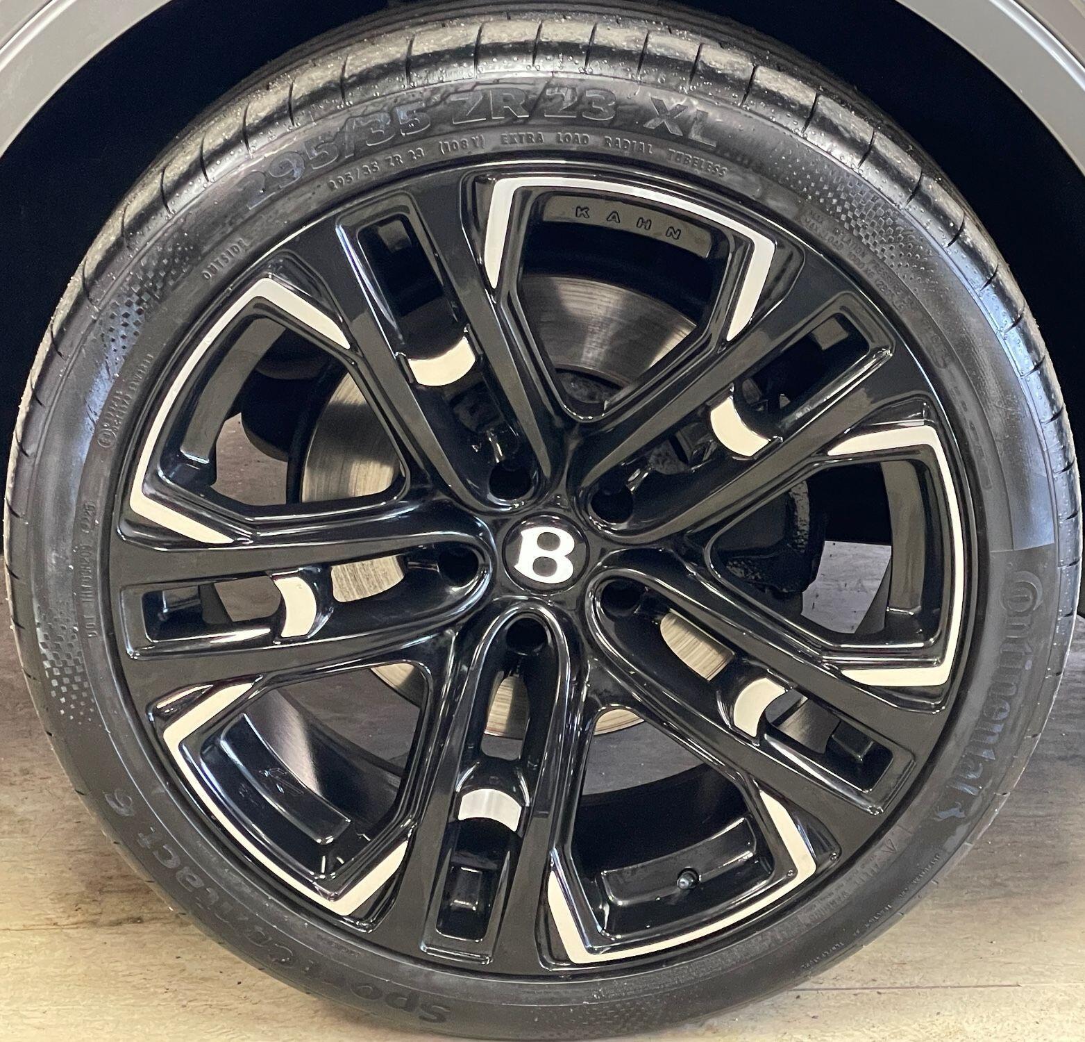 Bentley Bentayga - Image 15