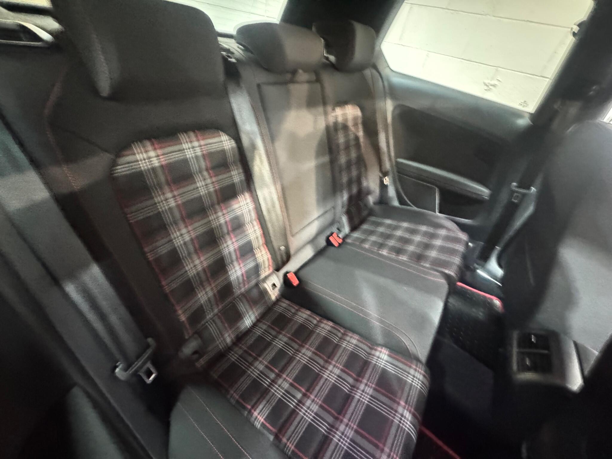 Volkswagen Golf - Image 12