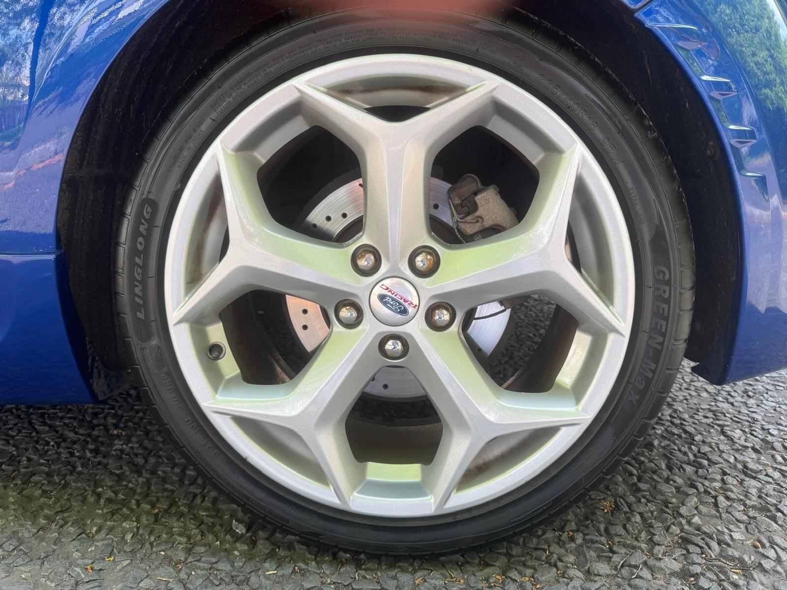 Ford Focus - Image 20