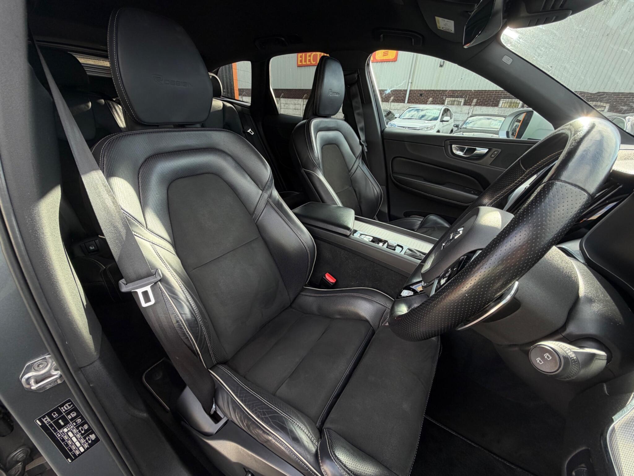 Volvo XC60 - Image 10