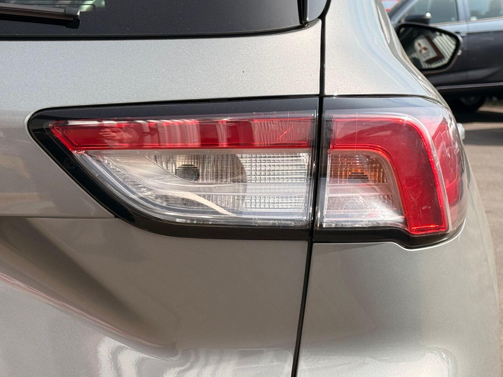 Ford Kuga - Image 18