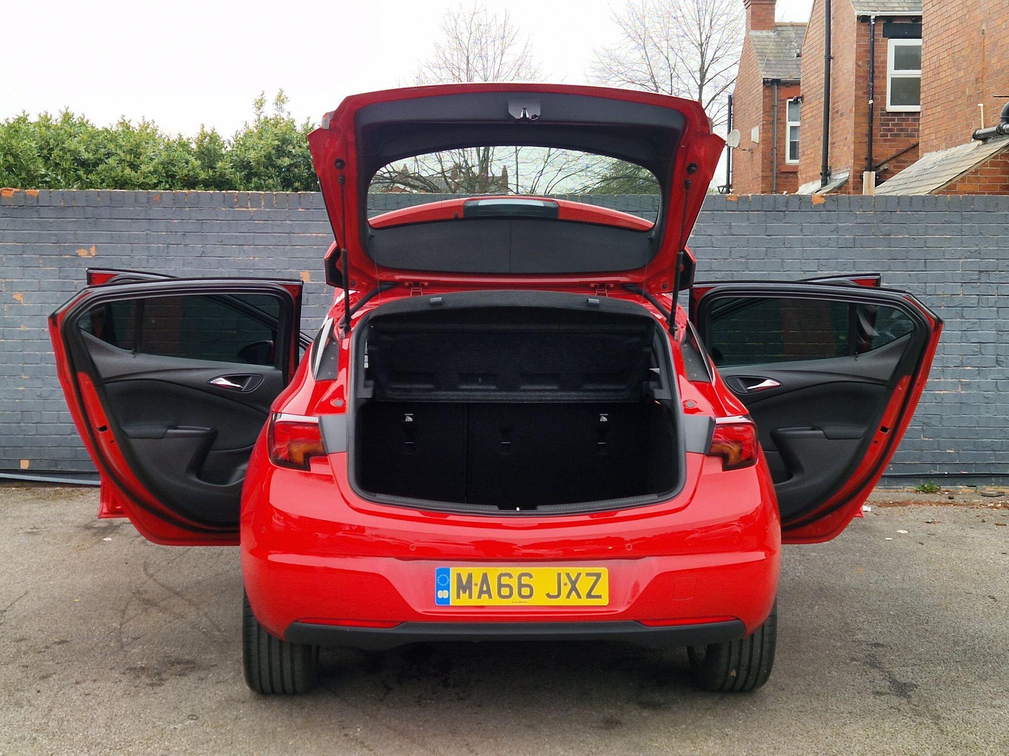 Vauxhall Astra - Image 20