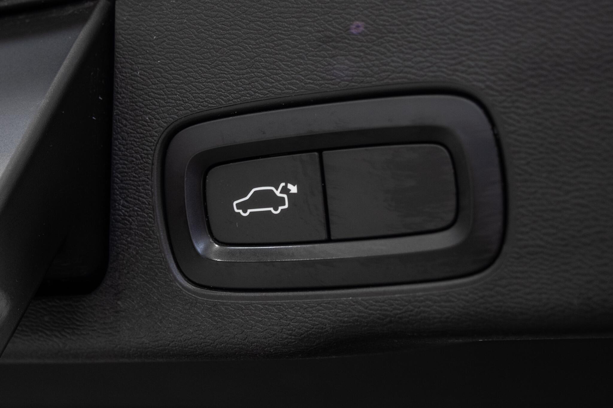 Volvo XC60 - Image 13