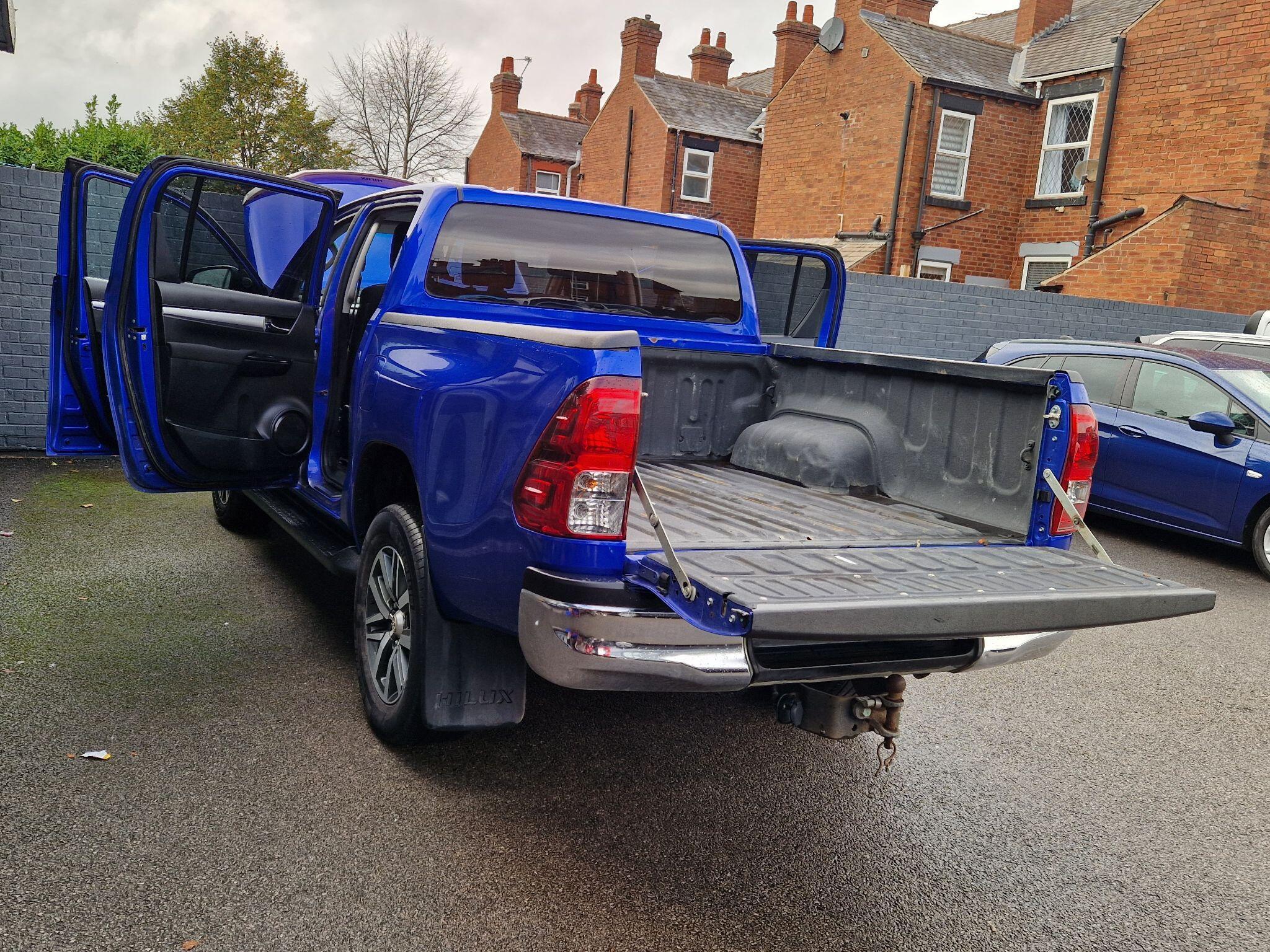 Toyota Hilux - Image 18