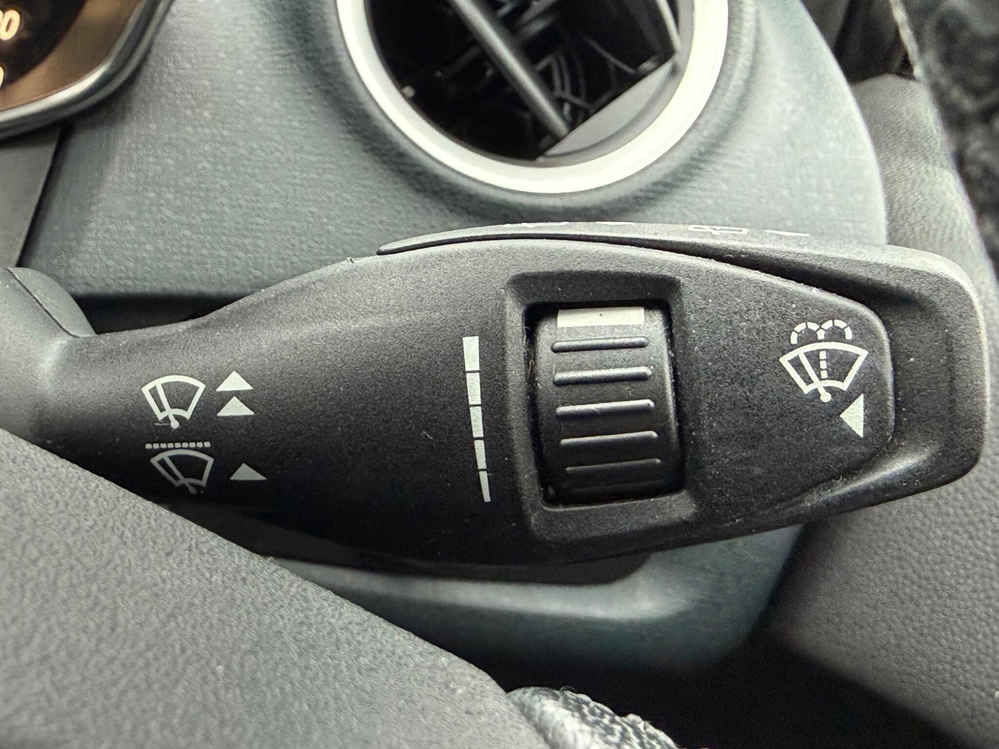 Ford Fiesta - Image 40