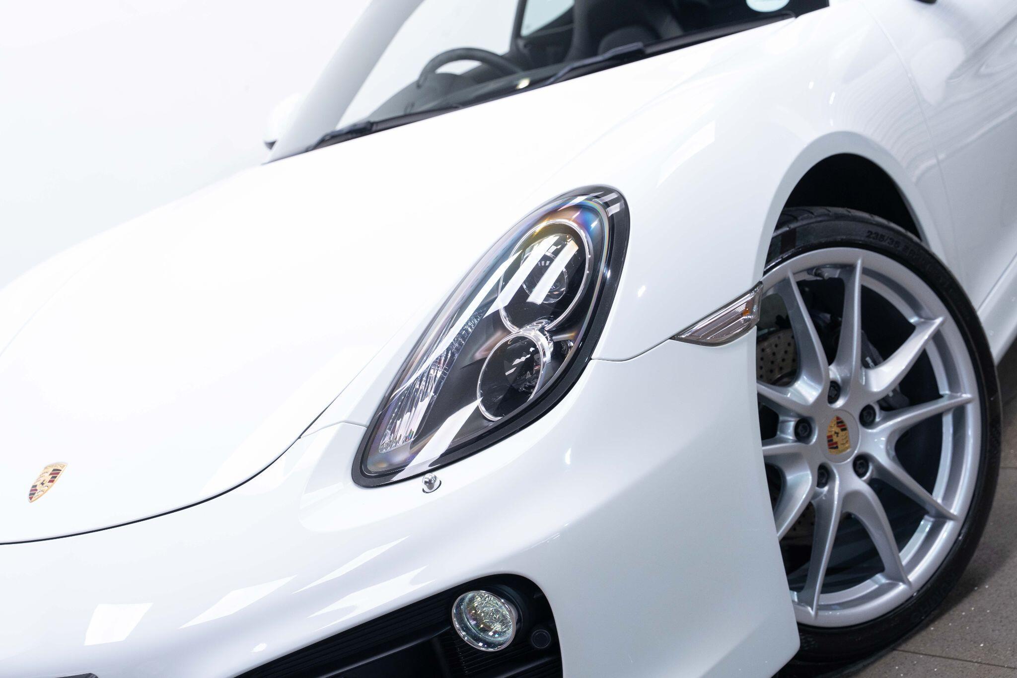 Porsche Cayman - Image 39