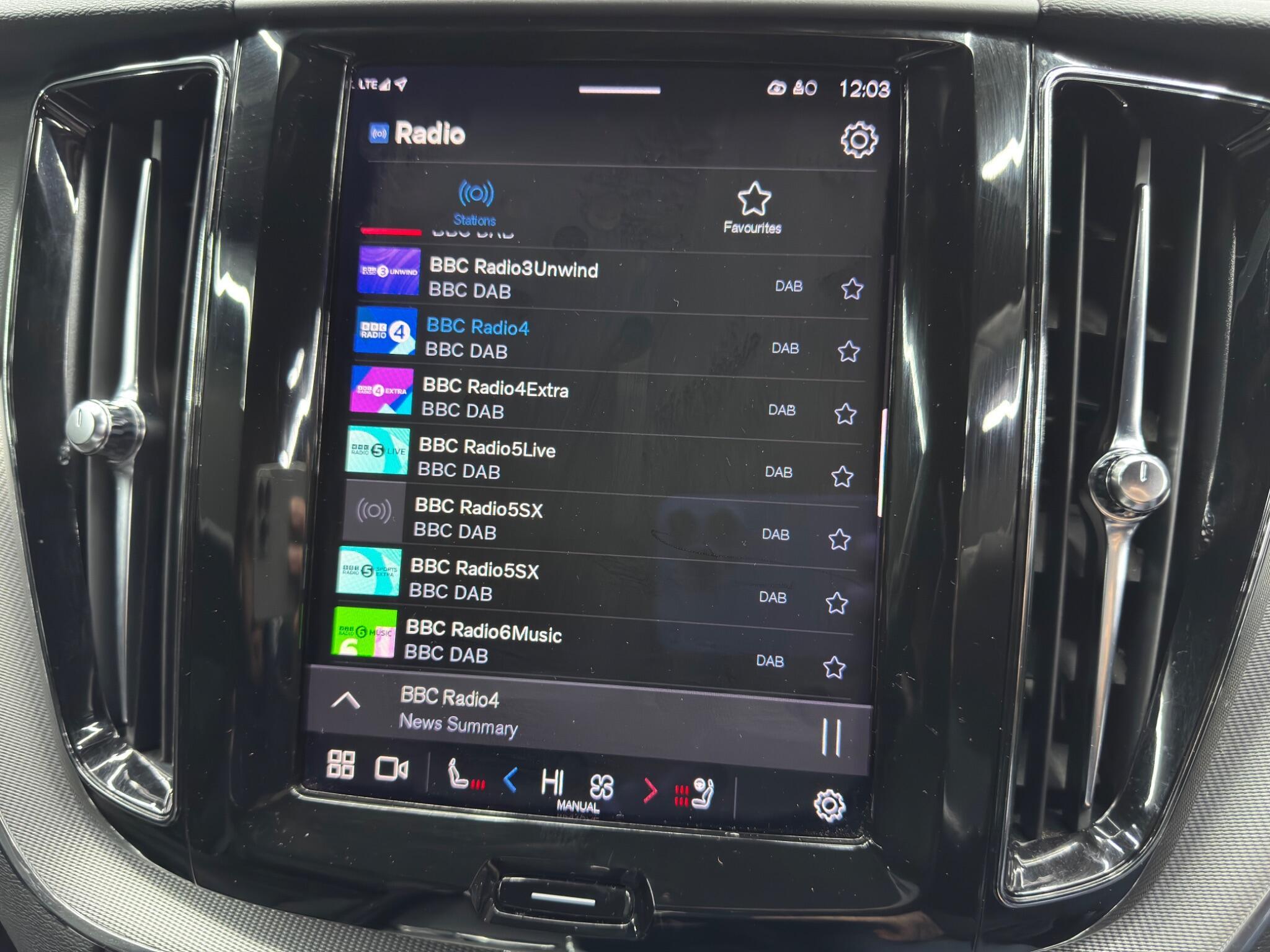 Volvo XC60 - Image 28