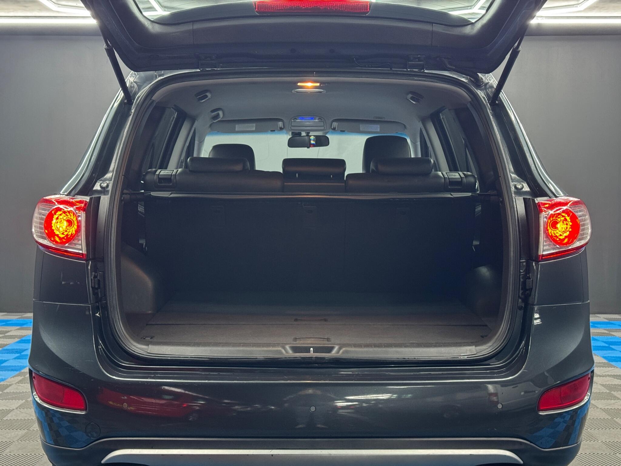 Hyundai Santa Fe - Image 33