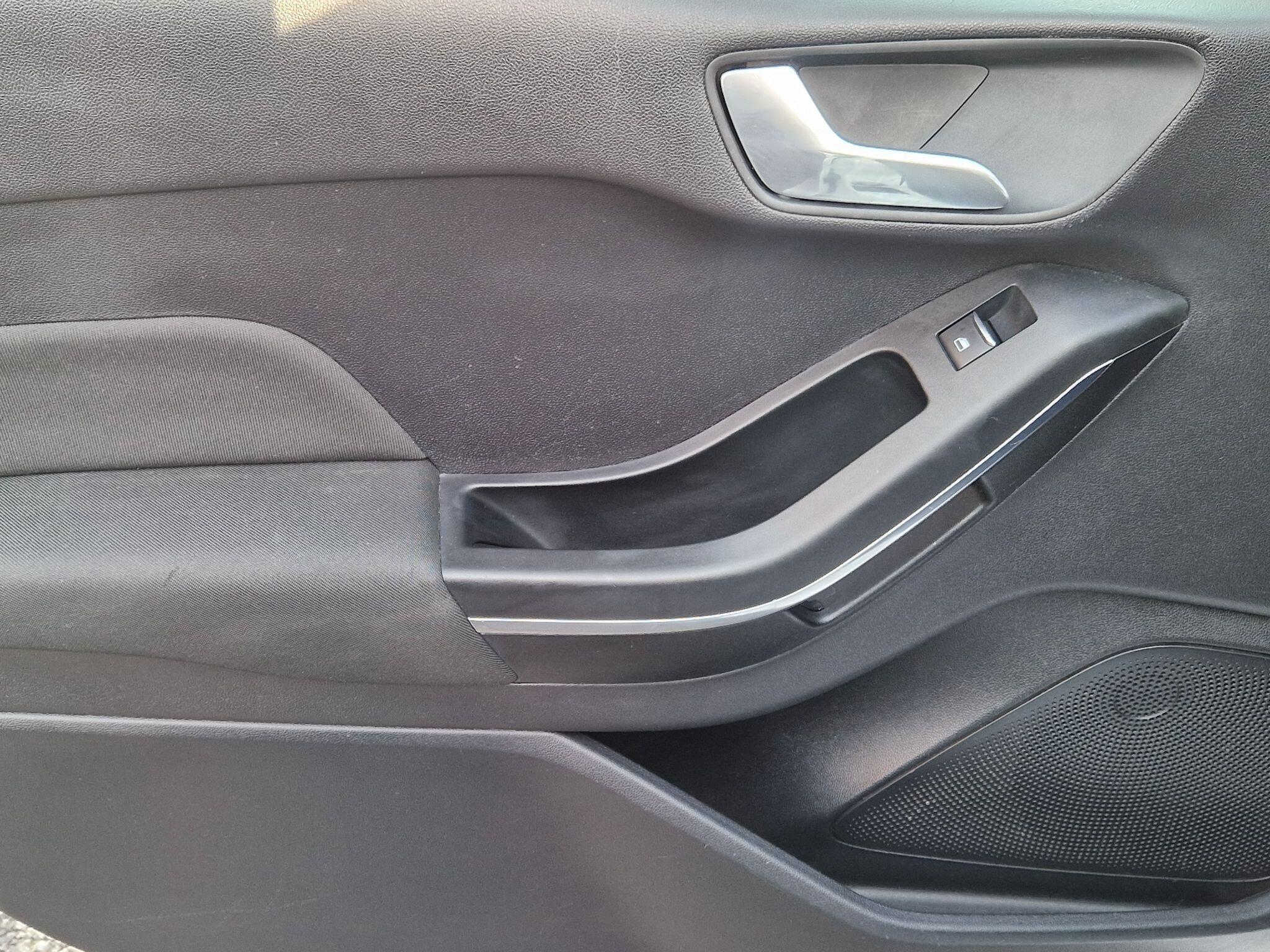 Ford Fiesta - Image 38