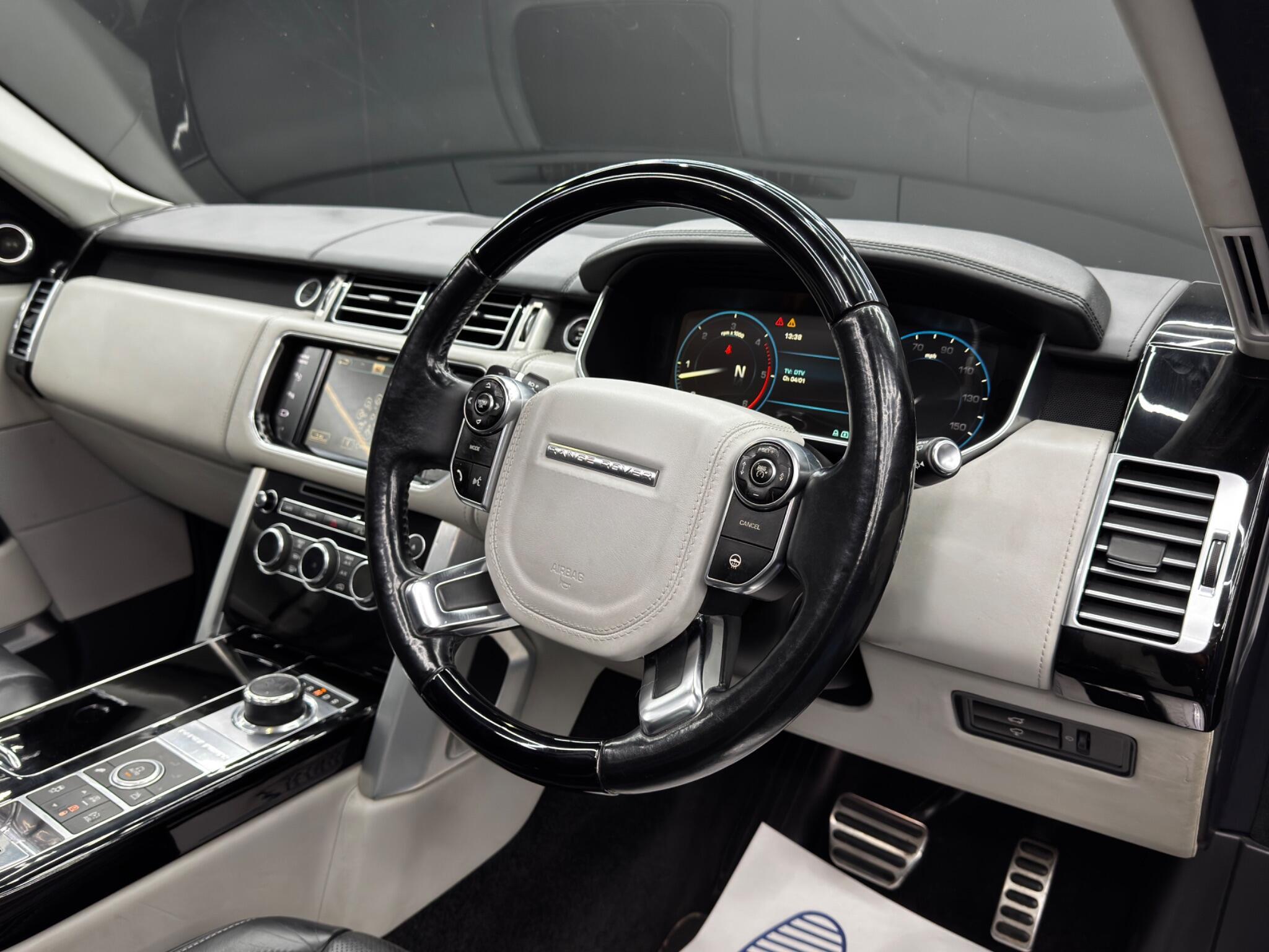 Land Rover Range Rover - Image 9
