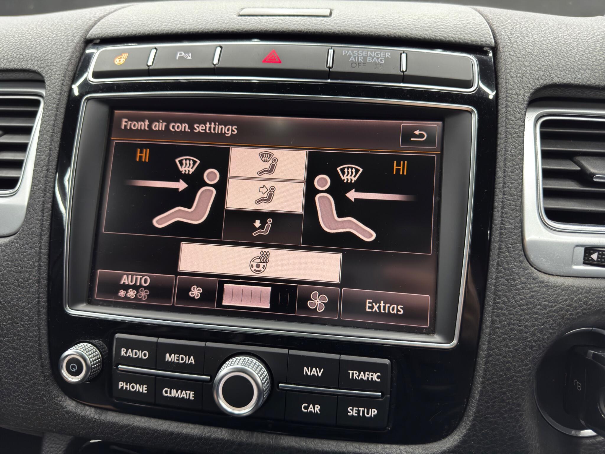 Volkswagen Touareg - Image 29