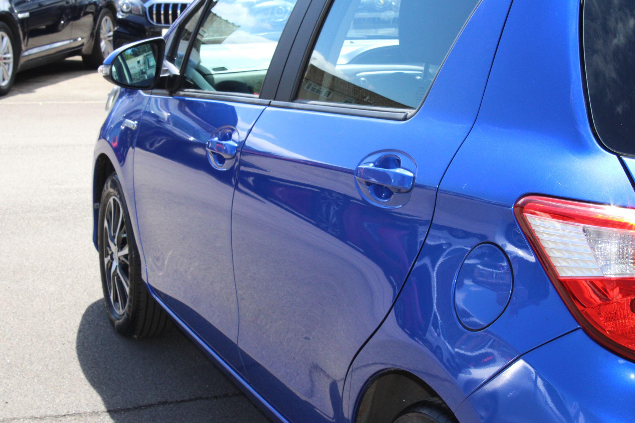Toyota Yaris - Image 20