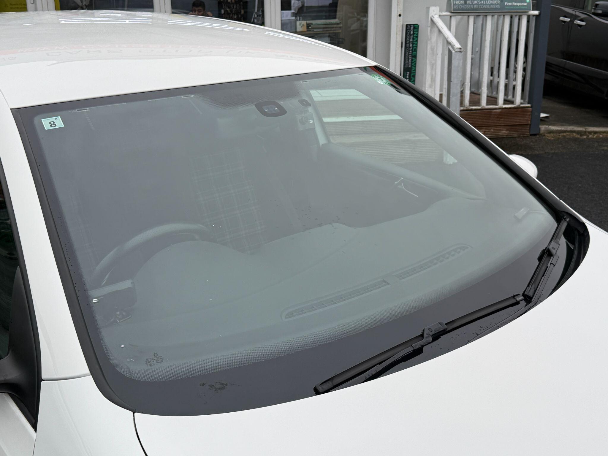 Volkswagen Golf - Image 17