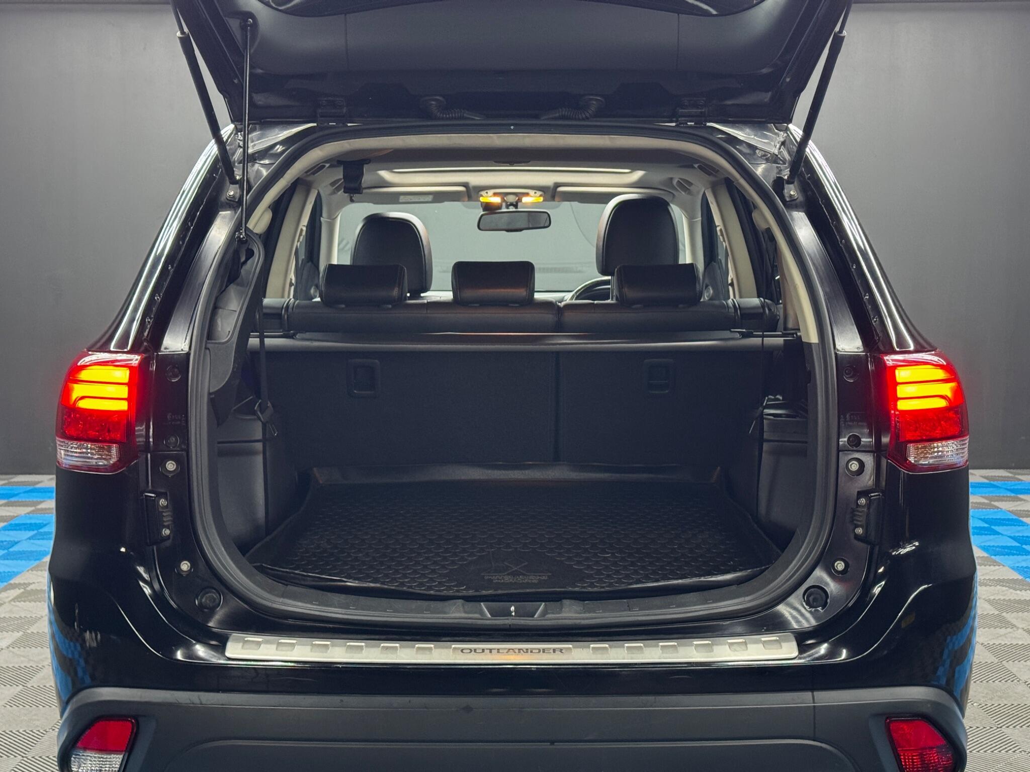 Mitsubishi Outlander - Image 34