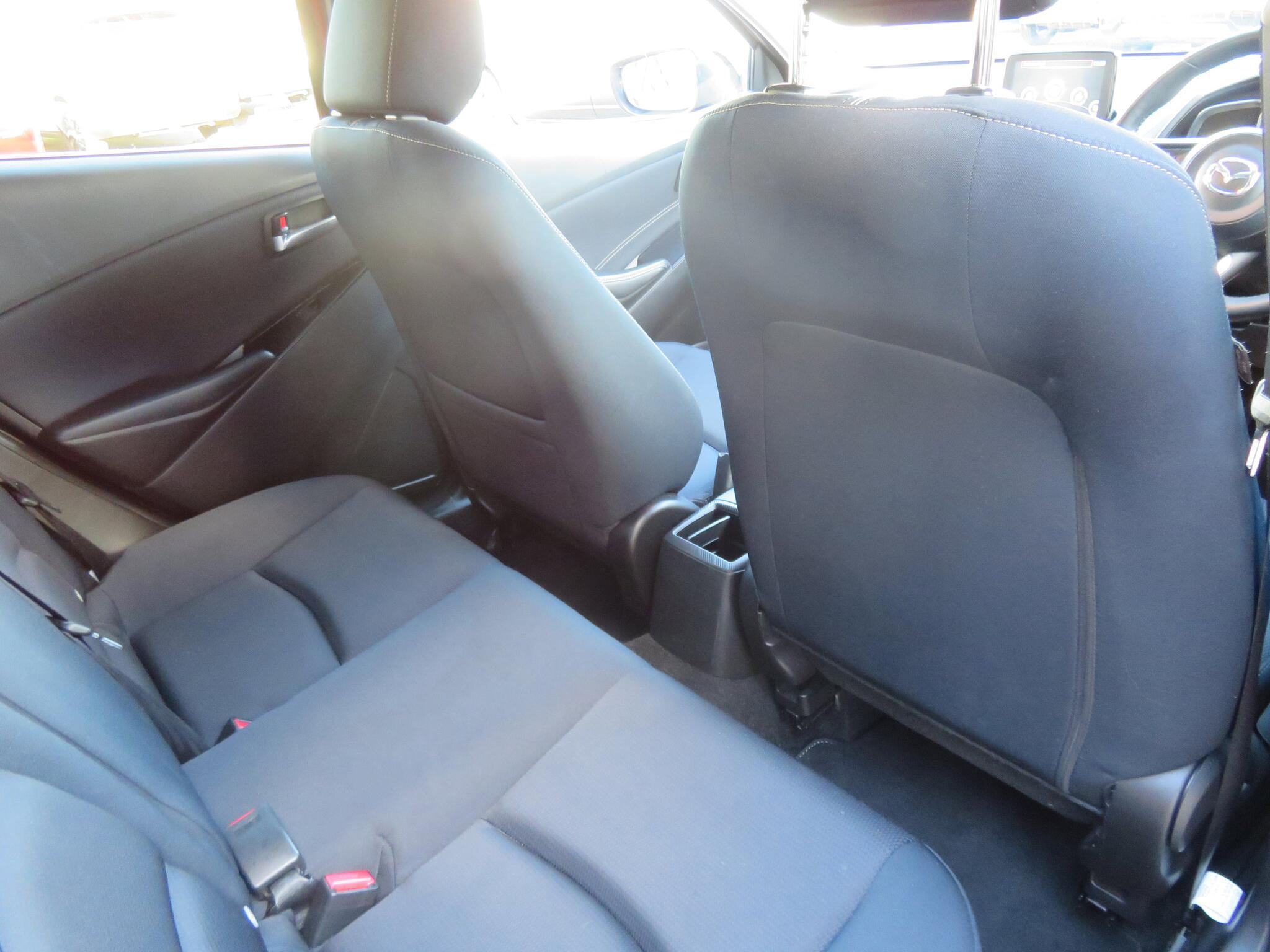Mazda MAZDA2 - Image 14