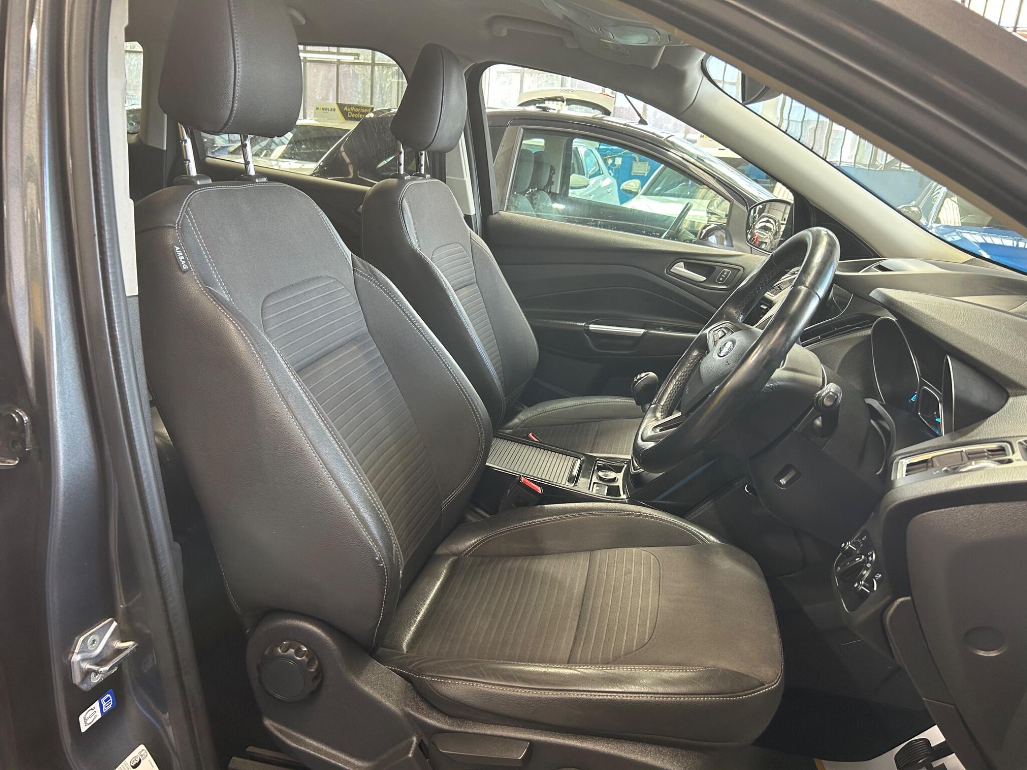 Ford Kuga - Image 17