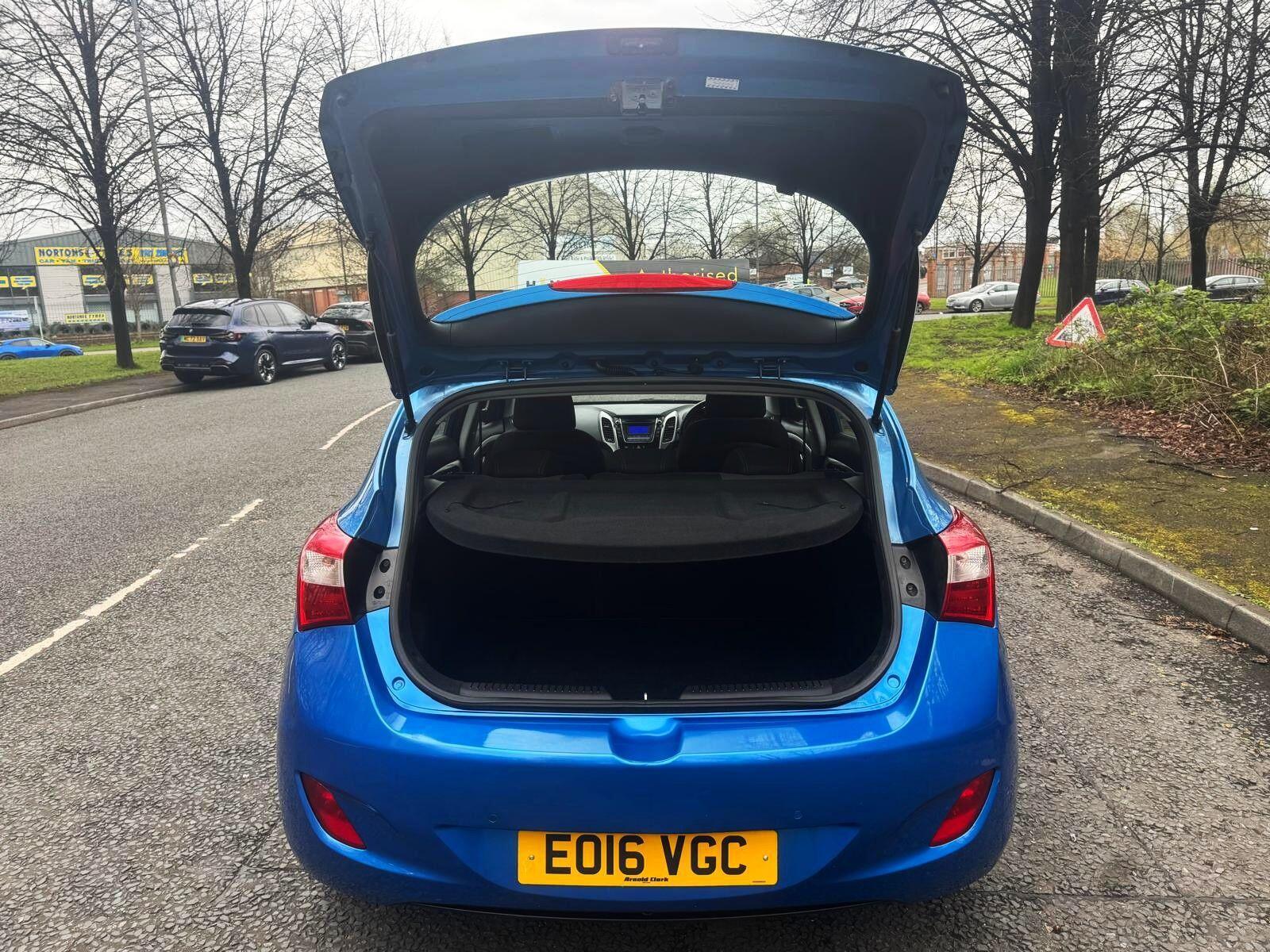 Hyundai i30 - Image 38