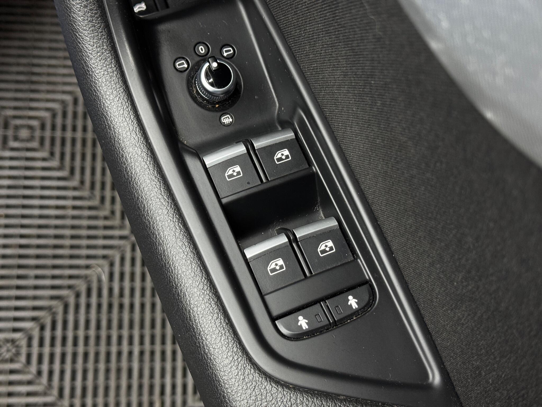 Audi A4 Avant - Image 41