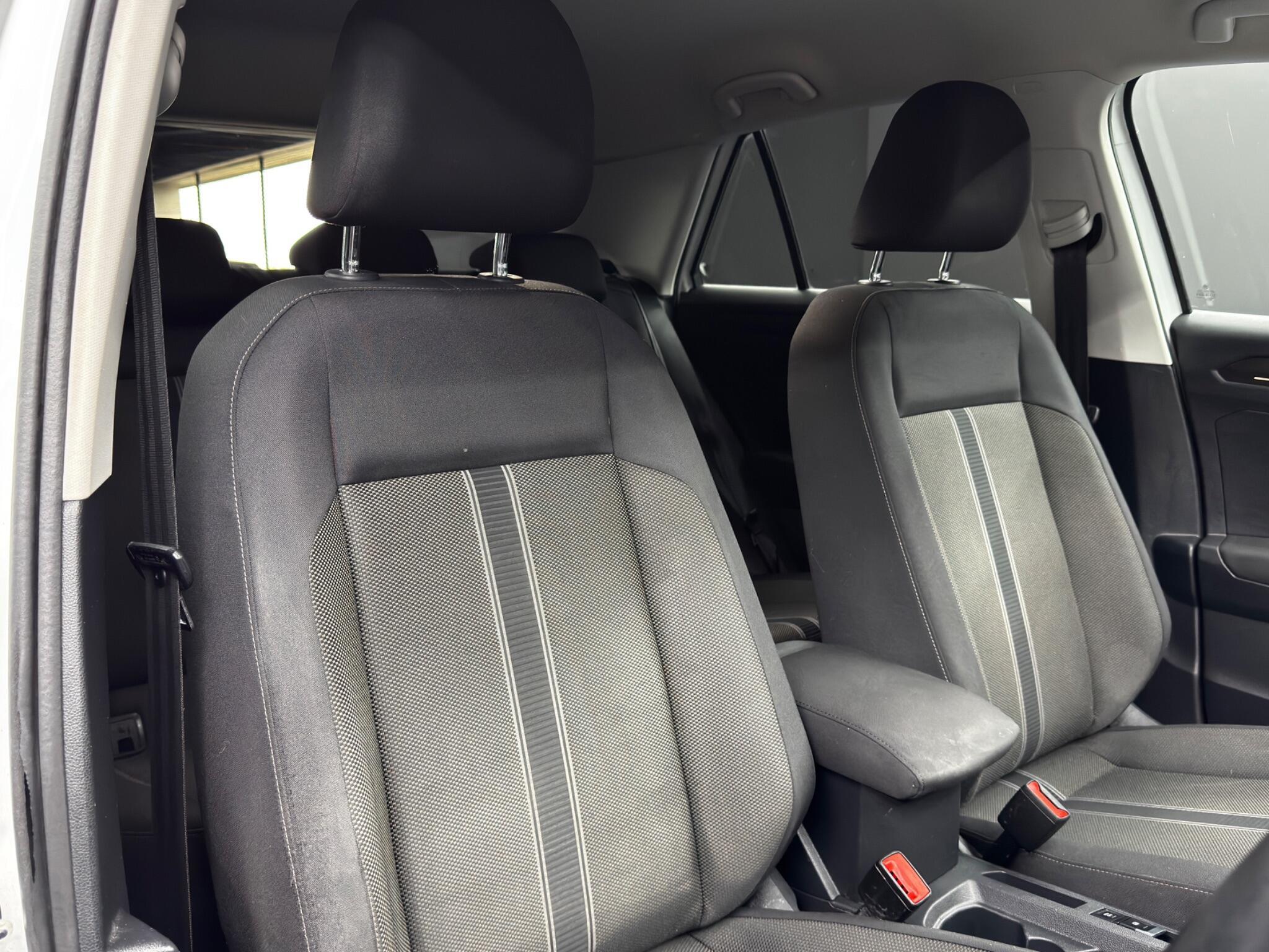 Volkswagen T-Roc - Image 12