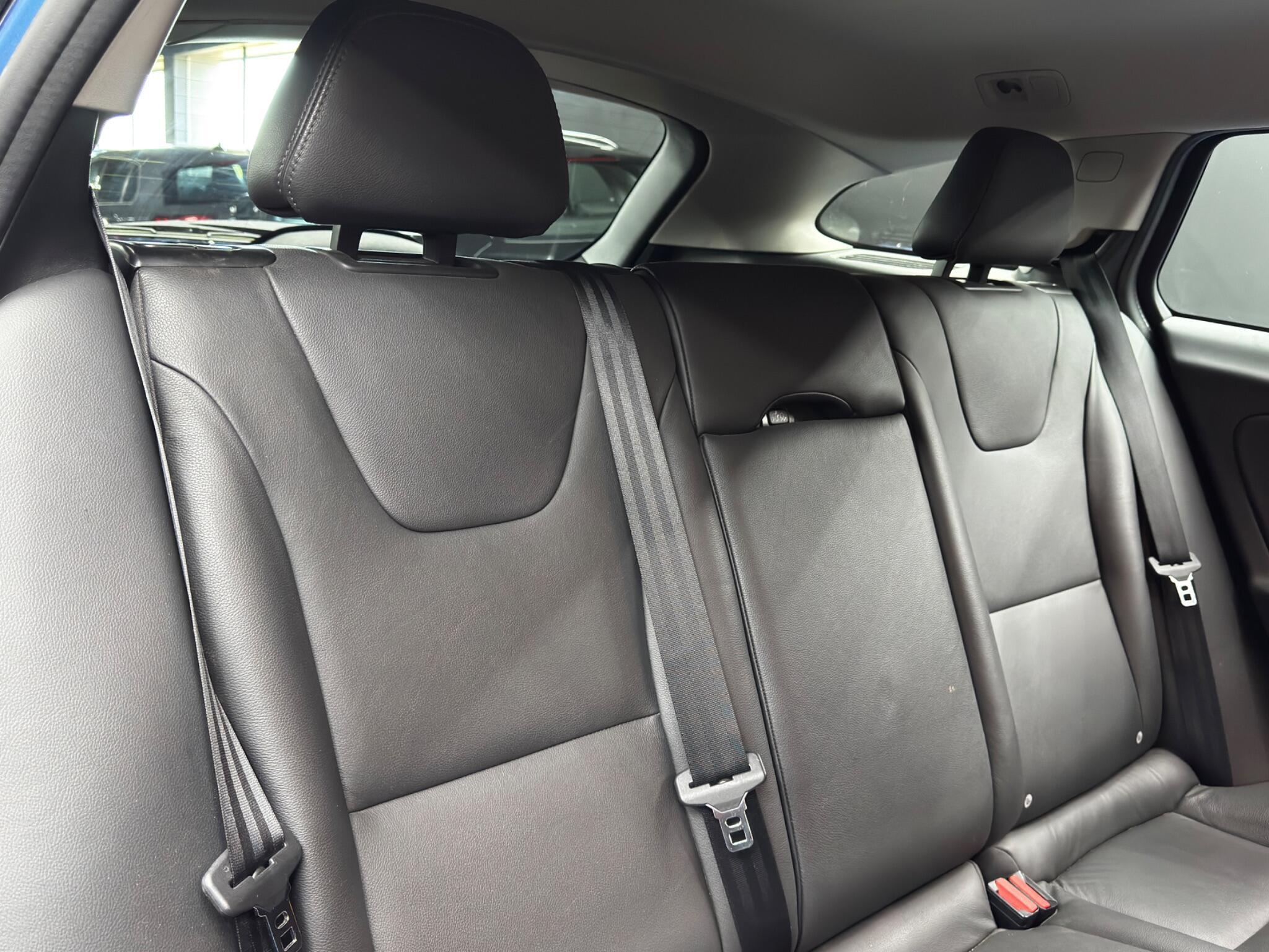 Volvo V60 - Image 15