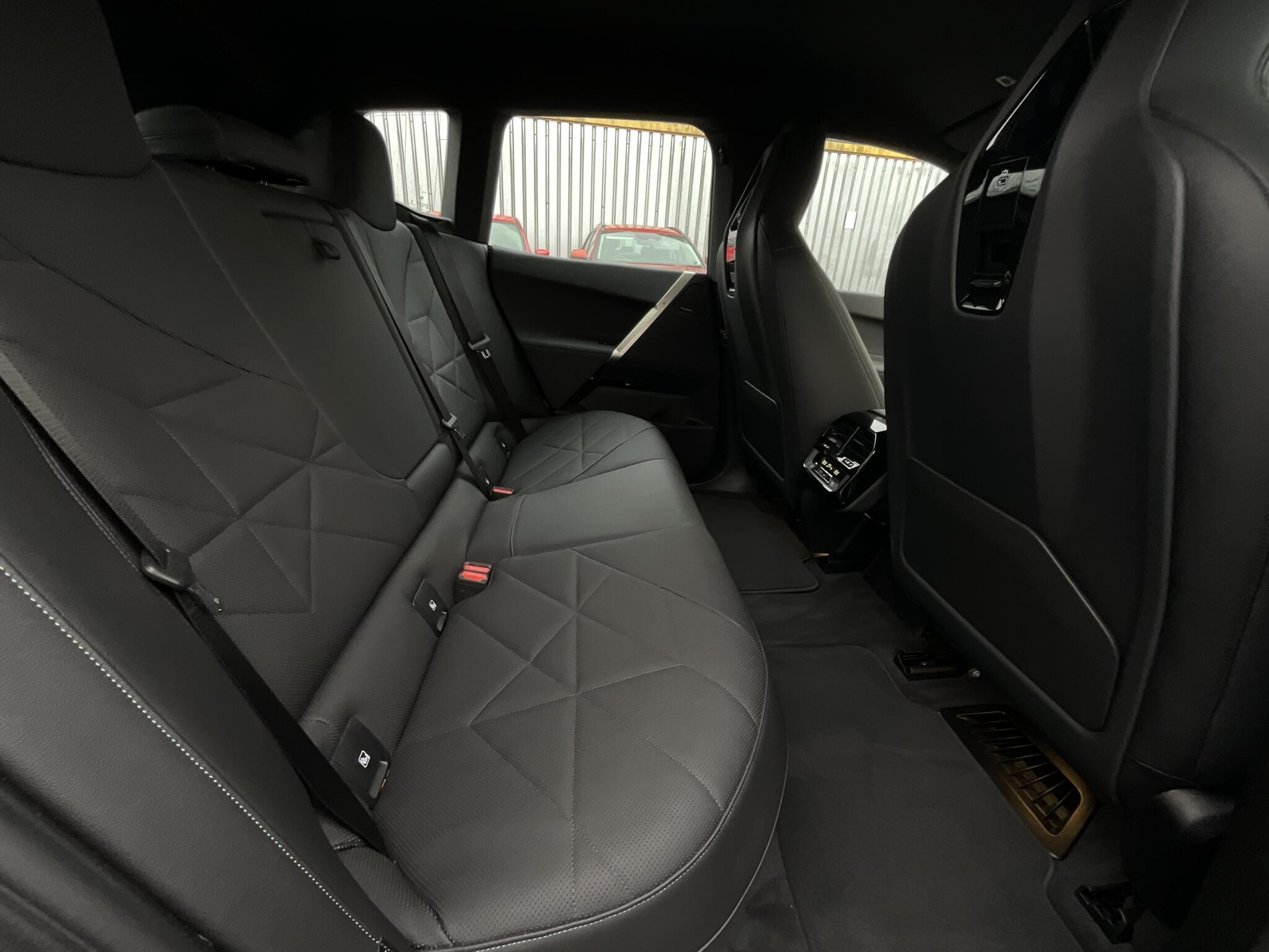 BMW IX - Image 12