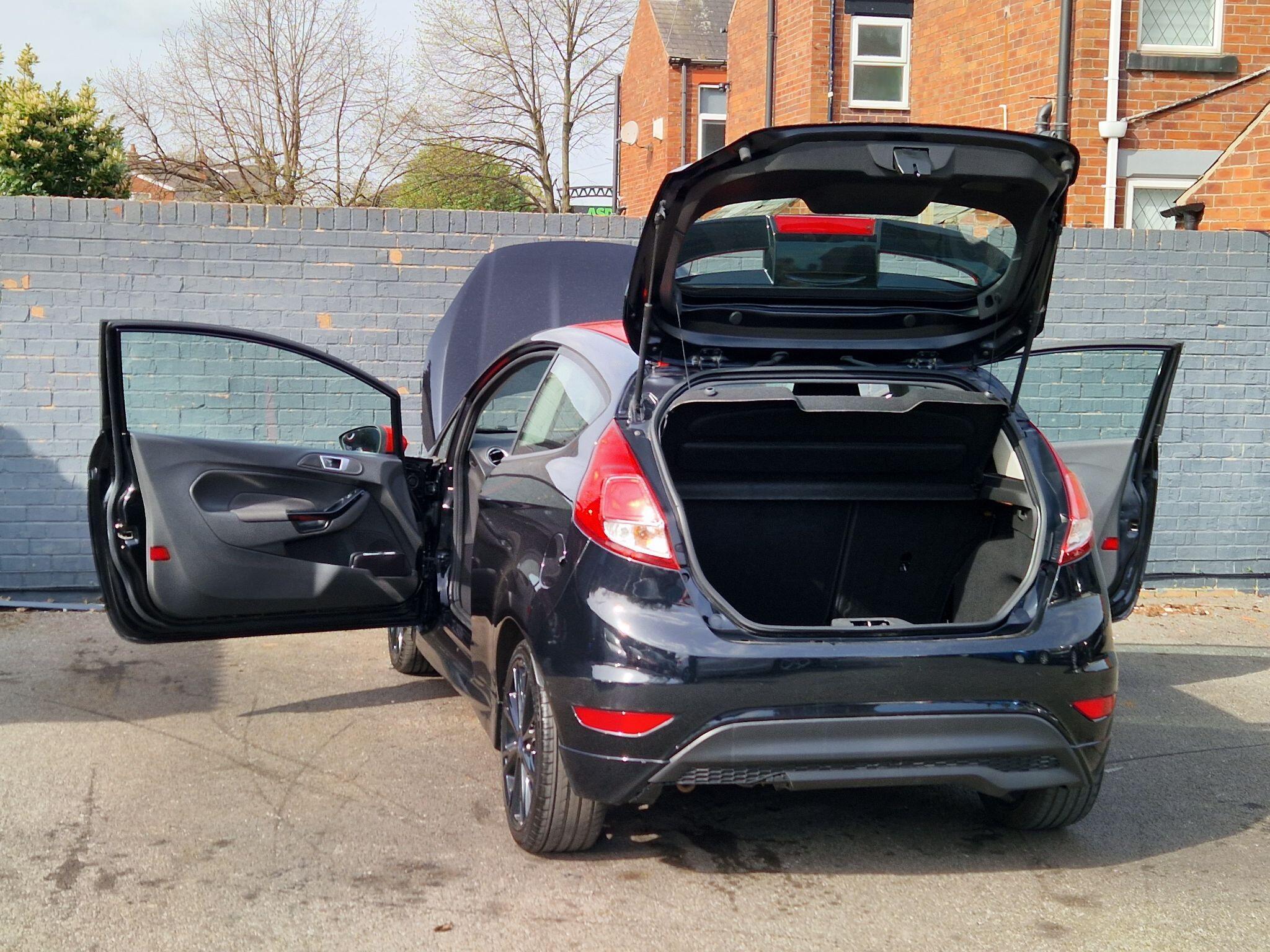 Ford Fiesta - Image 19
