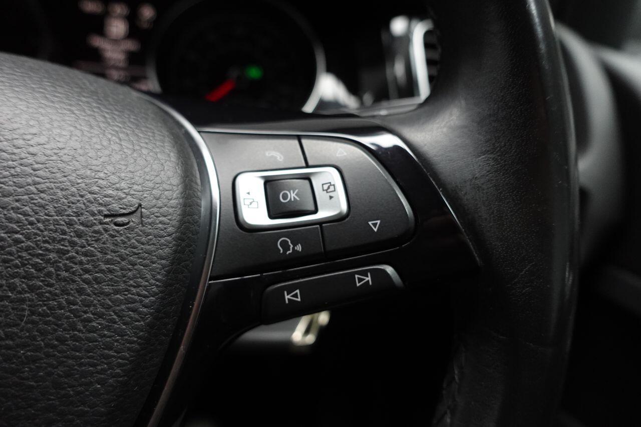 Volkswagen Golf - Image 45