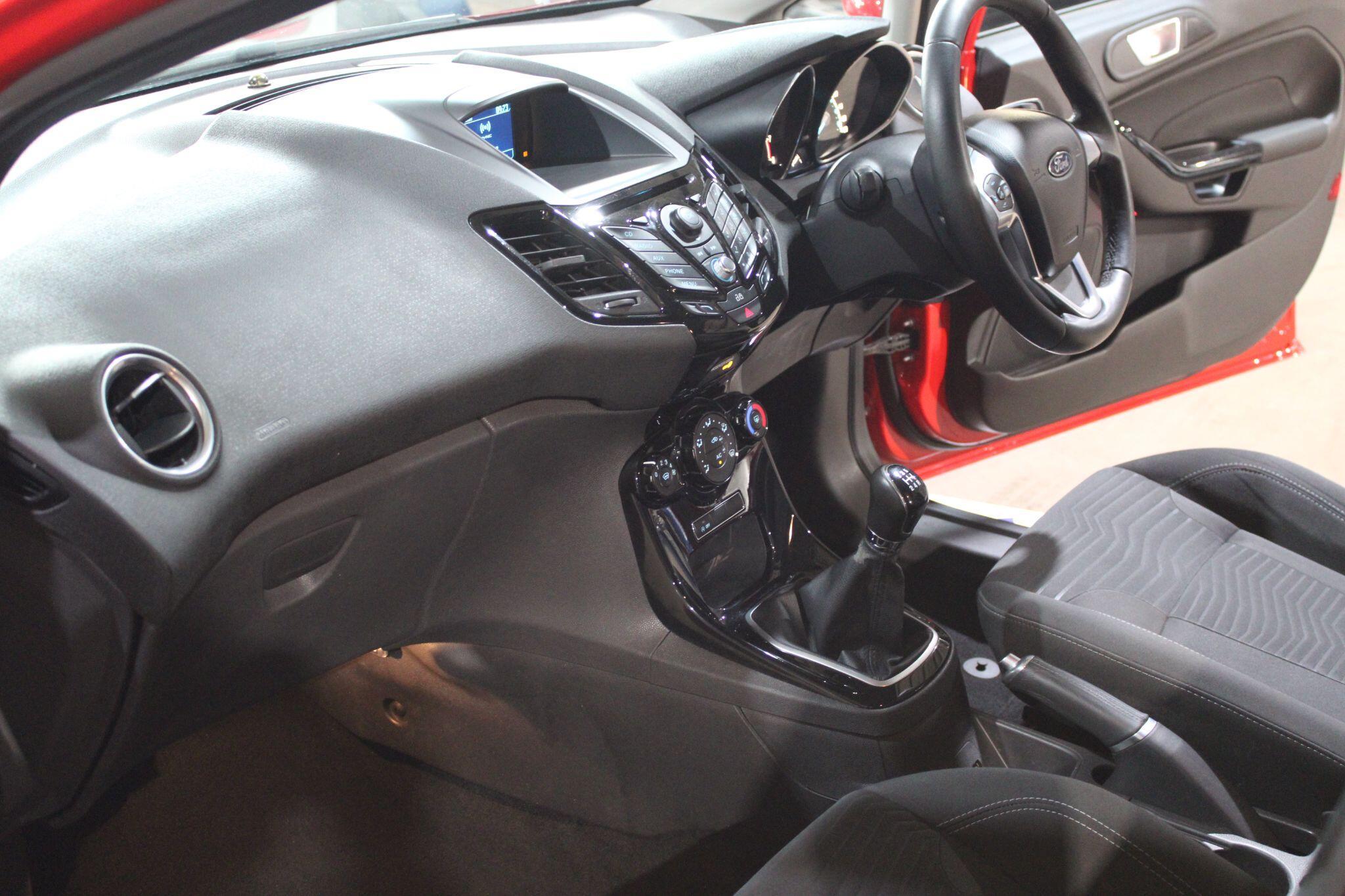 Ford Fiesta - Image 27