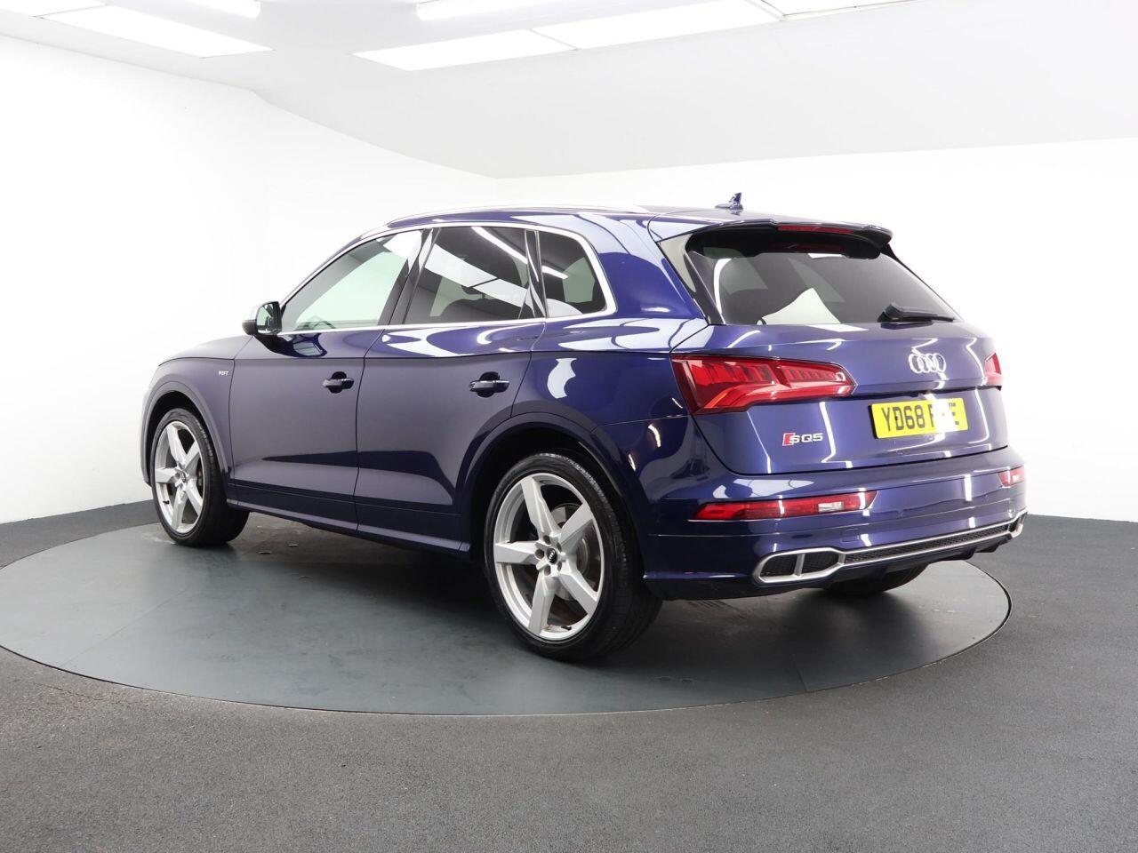 Audi SQ5 - Image 9