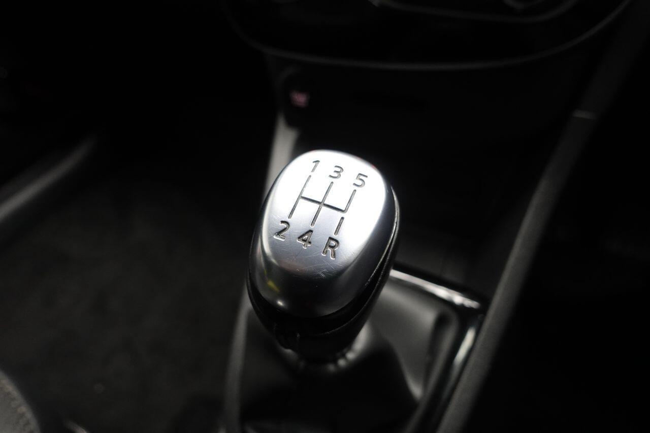 Renault Clio - Image 47