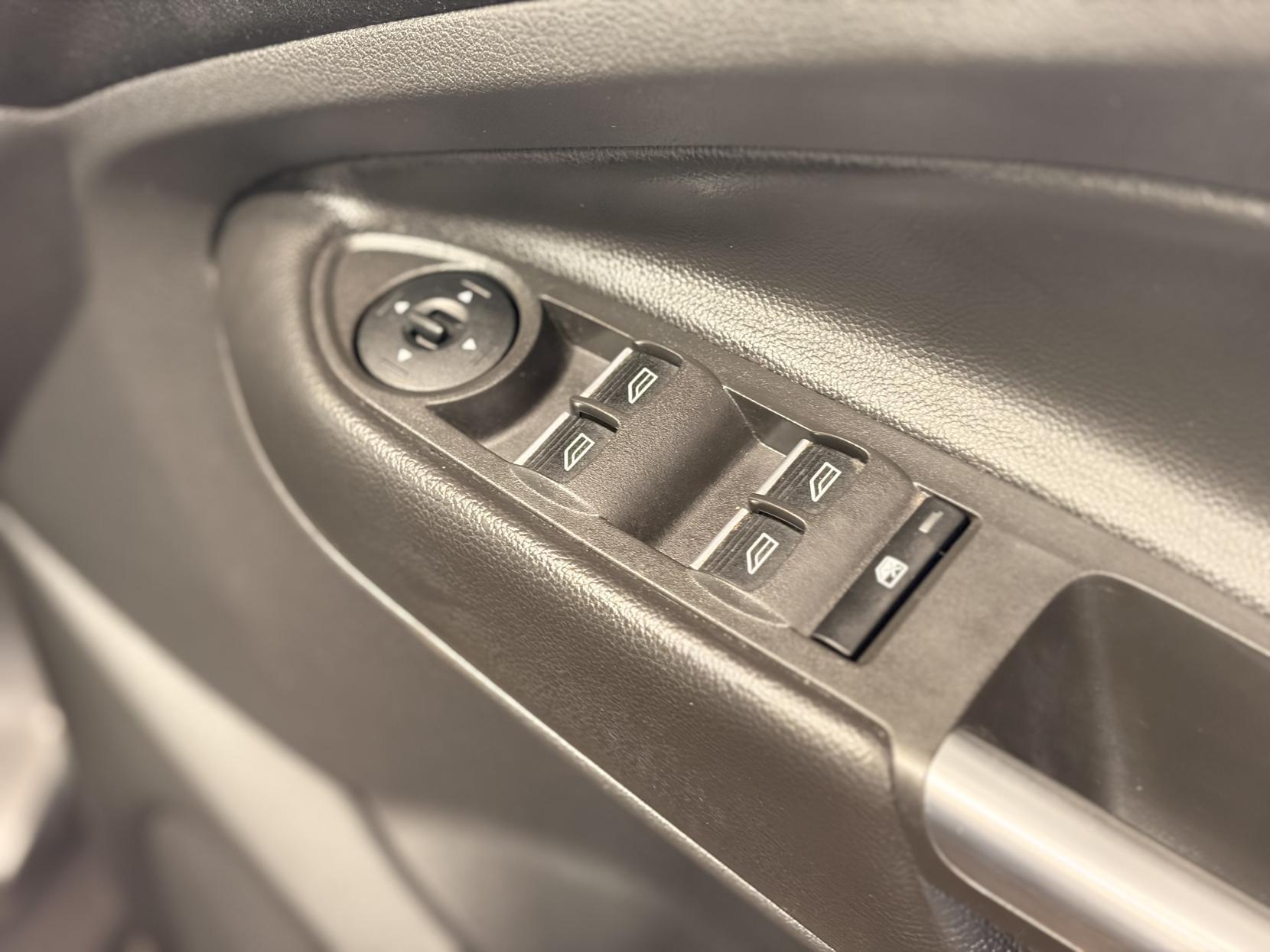 Ford Kuga - Image 10
